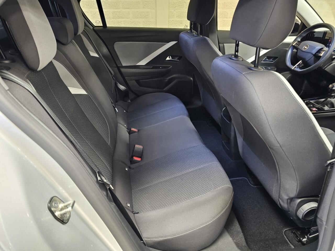 Opel ASTRA 1.2 Turbo (110Pk) Edition Navi Géén Afleverkosten