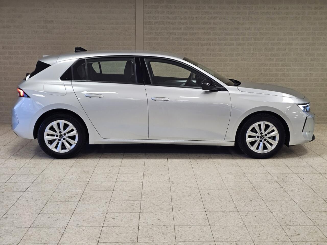 Opel ASTRA 1.2 Turbo (110Pk) Edition Navi Géén Afleverkosten