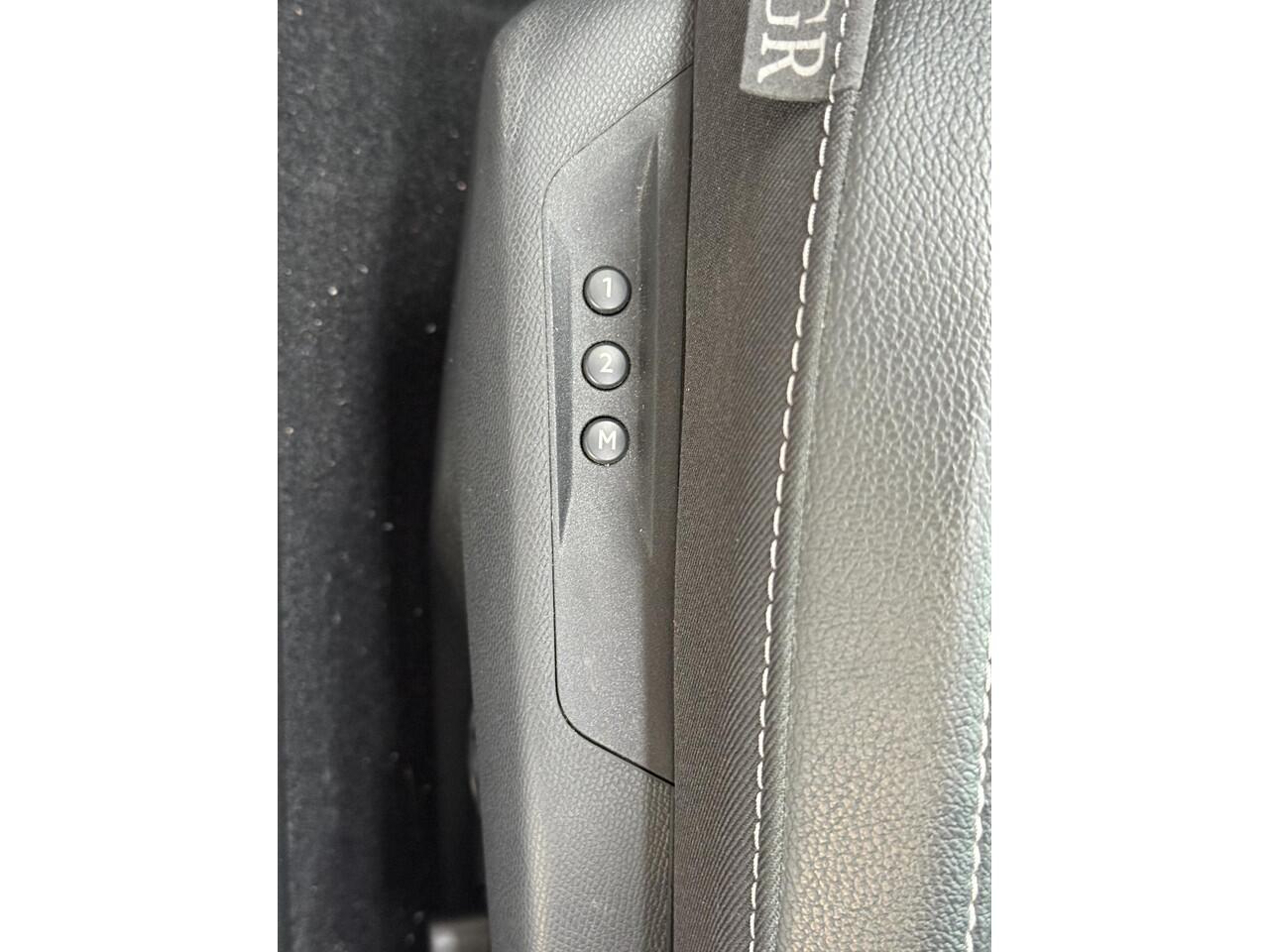 Opel ASTRA 1.6 Turbo Plug In Hybrid Ultimate | AGR-Stoelen | Panorama Dak | Stoel & Stuur Verwarming | Head Up Display | Climate & Cruise Control |