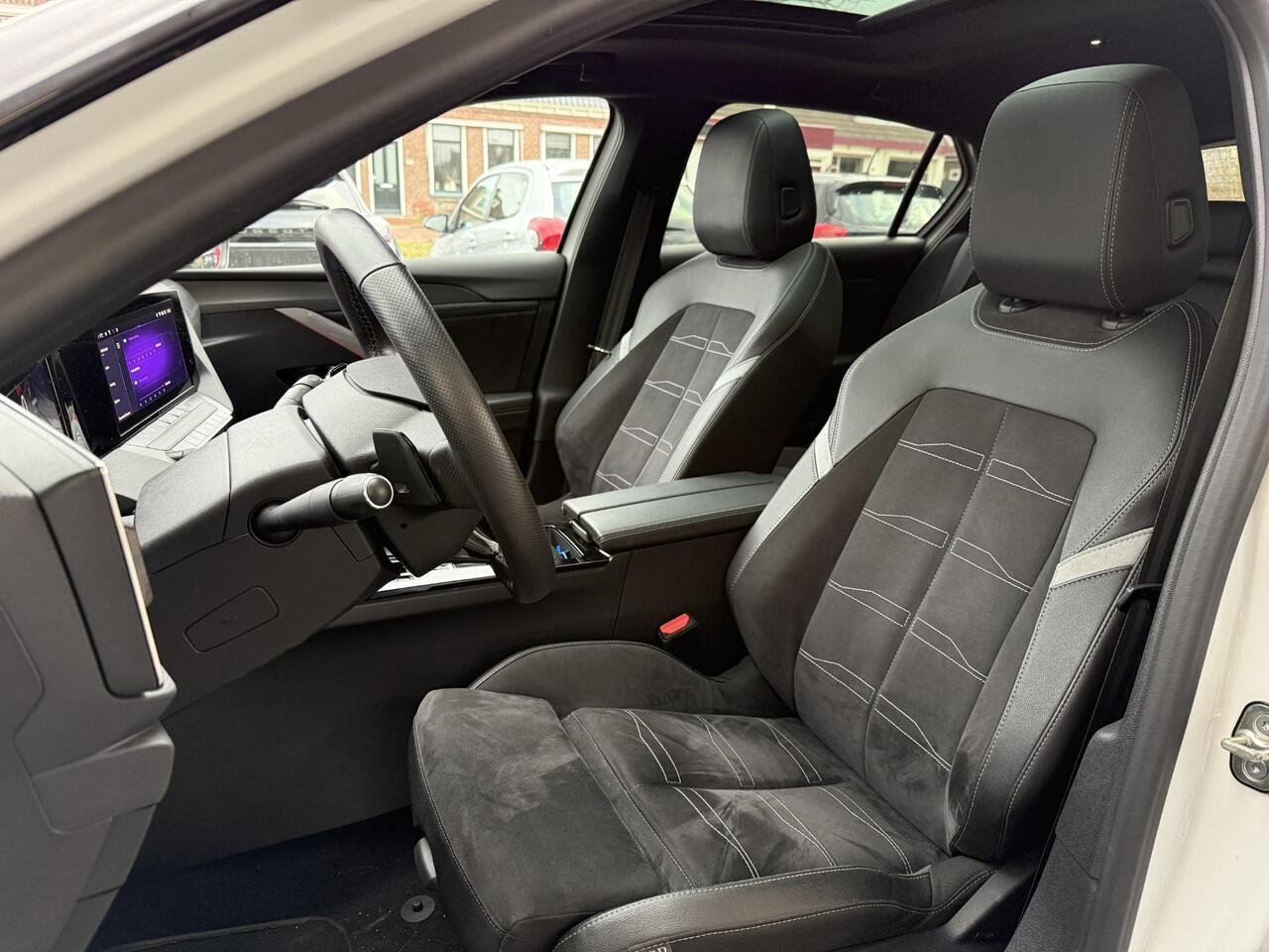 Opel ASTRA 1.6 Turbo Plug In Hybrid Ultimate | AGR-Stoelen | Panorama Dak | Stoel & Stuur Verwarming | Head Up Display | Climate & Cruise Control |