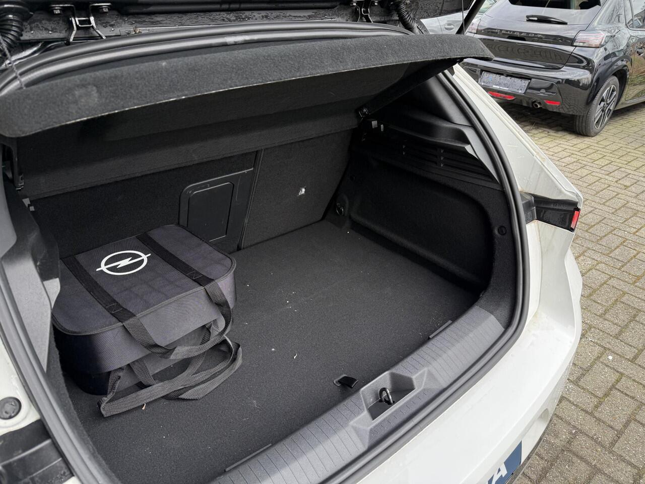 Opel ASTRA 1.6 Turbo Plug In Hybrid Ultimate | AGR-Stoelen | Panorama Dak | Stoel & Stuur Verwarming | Head Up Display | Climate & Cruise Control |