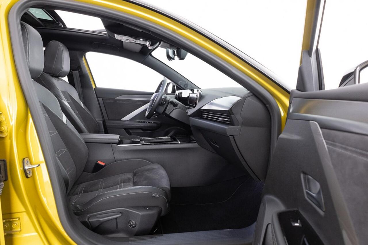 Opel ASTRA 1.6 Hybrid GS Line | PANORAMADAK | Half LEDER | AGR Stoelen | Trekhaak ? 1e Eigenaar .