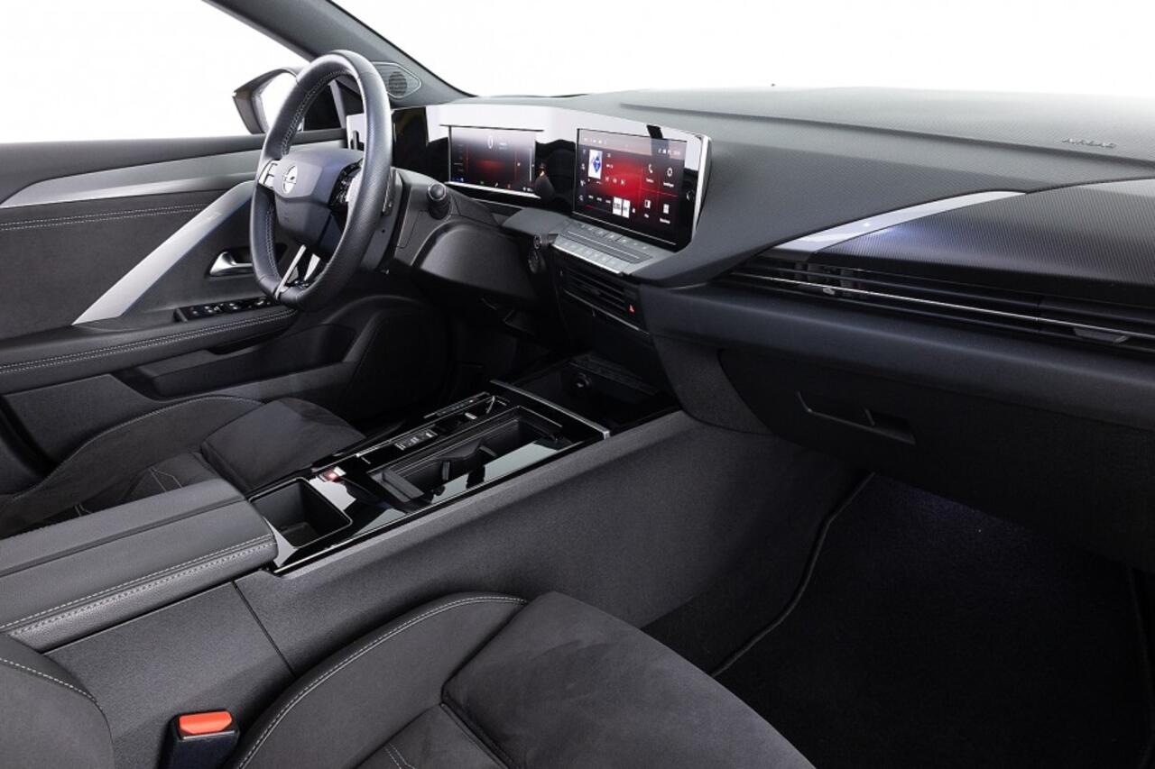 Opel ASTRA 1.6 Hybrid GS Line | PANORAMADAK | Half LEDER | AGR Stoelen | Trekhaak ? 1e Eigenaar .
