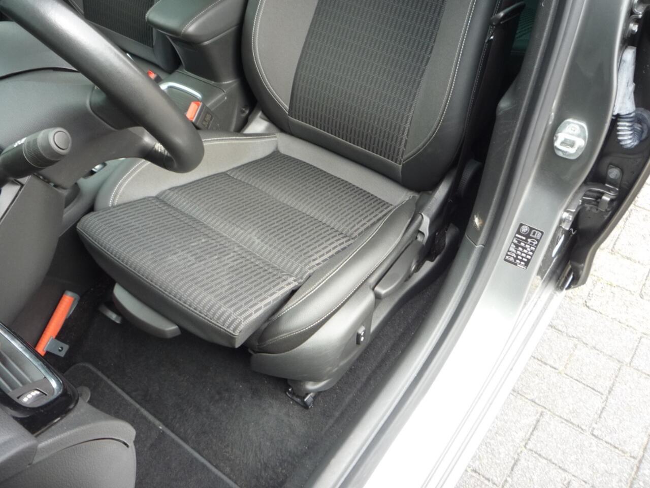 Opel ASTRA Sports Tourer 1.2 Turbo (110Pk) Design & Tech Géén Afleverkosten