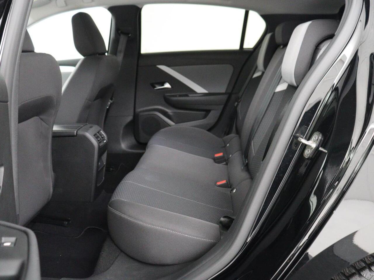 Opel ASTRA 1.6 Hybrid Business Edition | SOH 96% | Adaptive cruise | Navigatie | Camera | Full LED | Stuurverwarming | Carplay | PHEV | Plug In