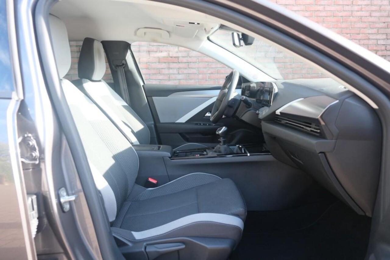 Opel ASTRA 1.2 Turbo 110pk Sports Tourer Level 2 | Navi | App Connect | Climate | Cruise | LED | PDC | Trekhaak