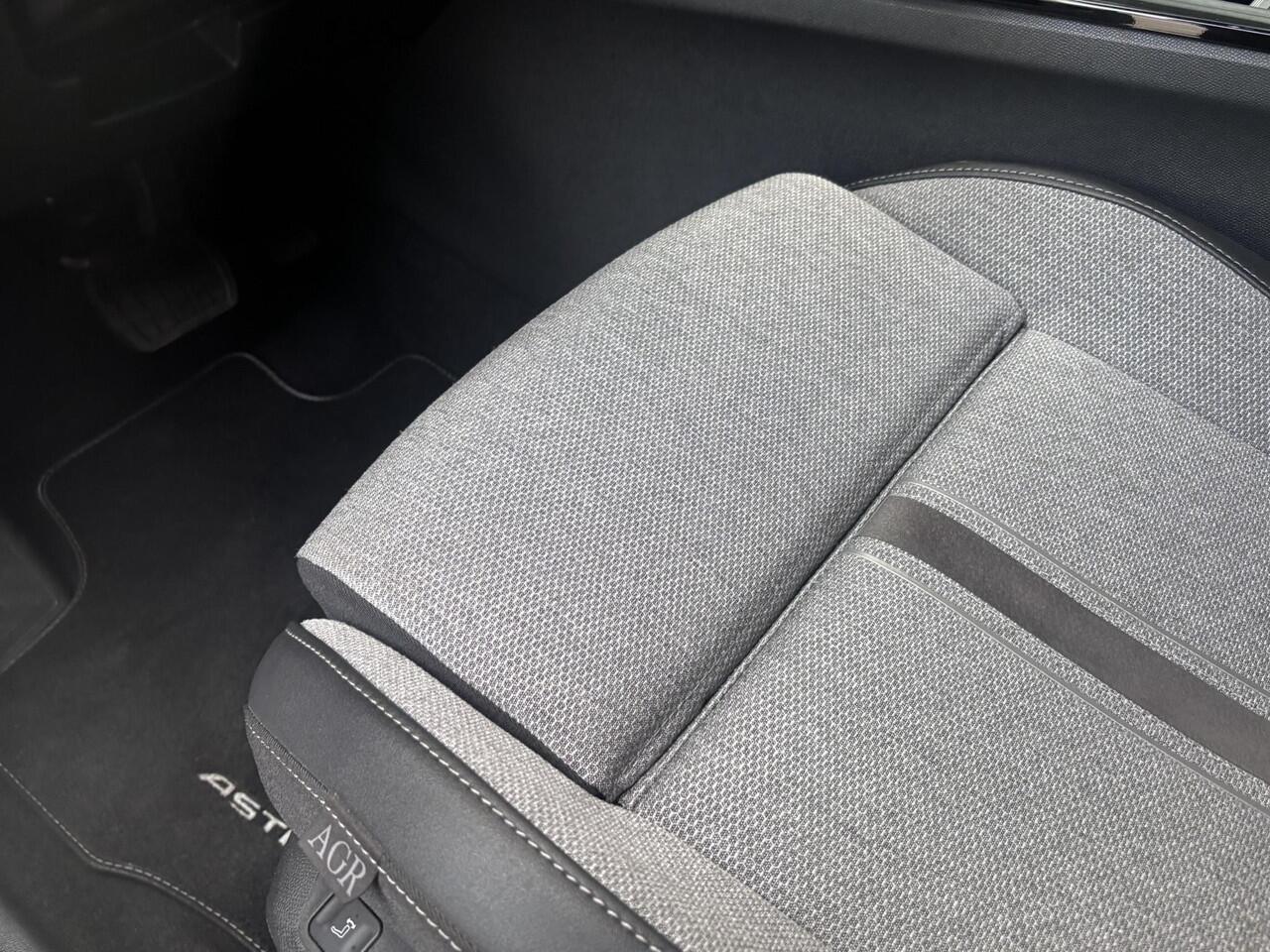 Opel ASTRA ST Elegance 1.6 HYbrid PHEV 180pk e-EAT8 | AGR-STOEL | OPEL PURE PANEL | FULL LED | NAVI PRO | ACHTERUITRIJCAMERA | WINTER PACK | ISOFIX |