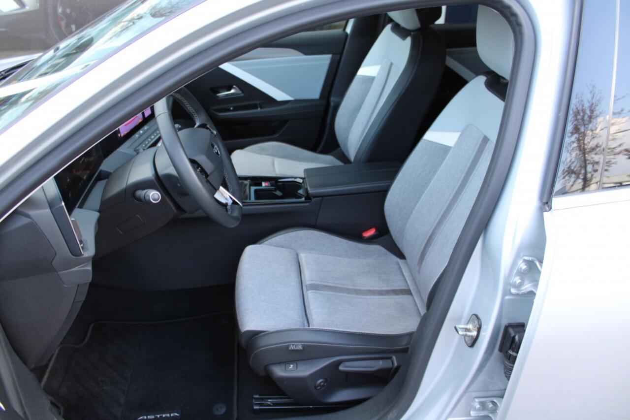 Opel ASTRA 1.2 Elegance