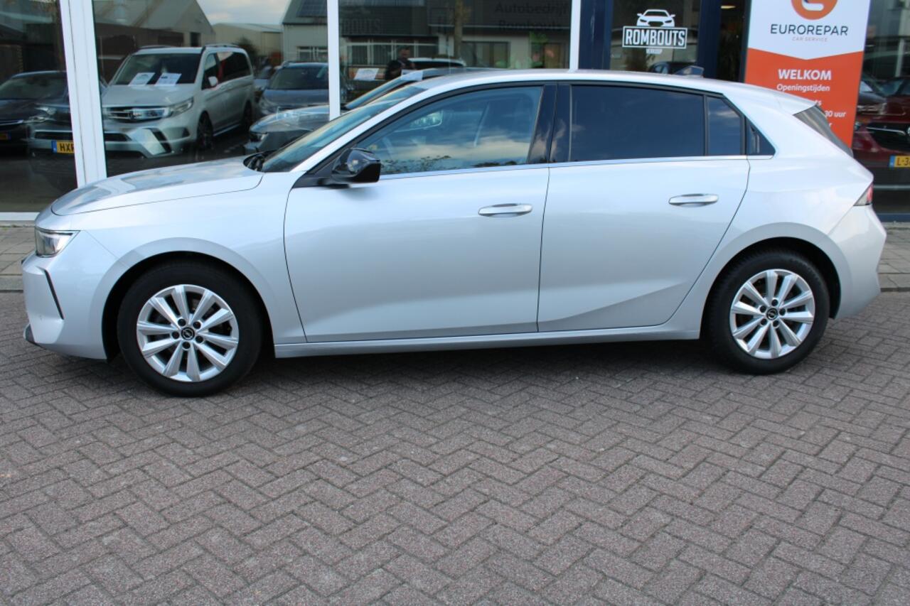 Opel ASTRA 1.2 Elegance