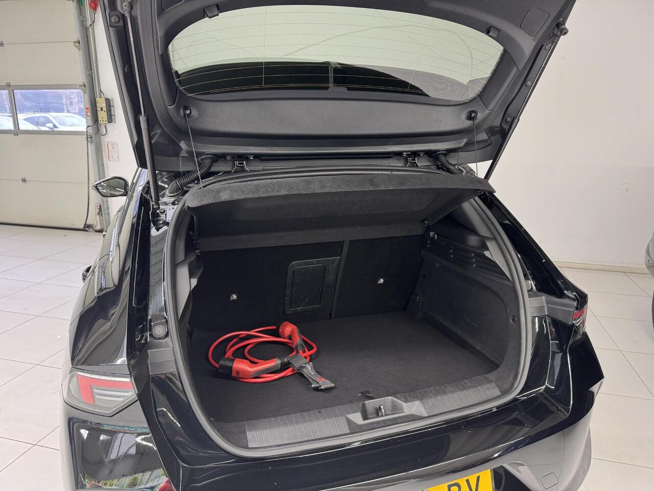 Opel ASTRA 1.6 Hybrid Business Elegance | Navigatie | 360° Camera | Stoel + stuurverwarming |