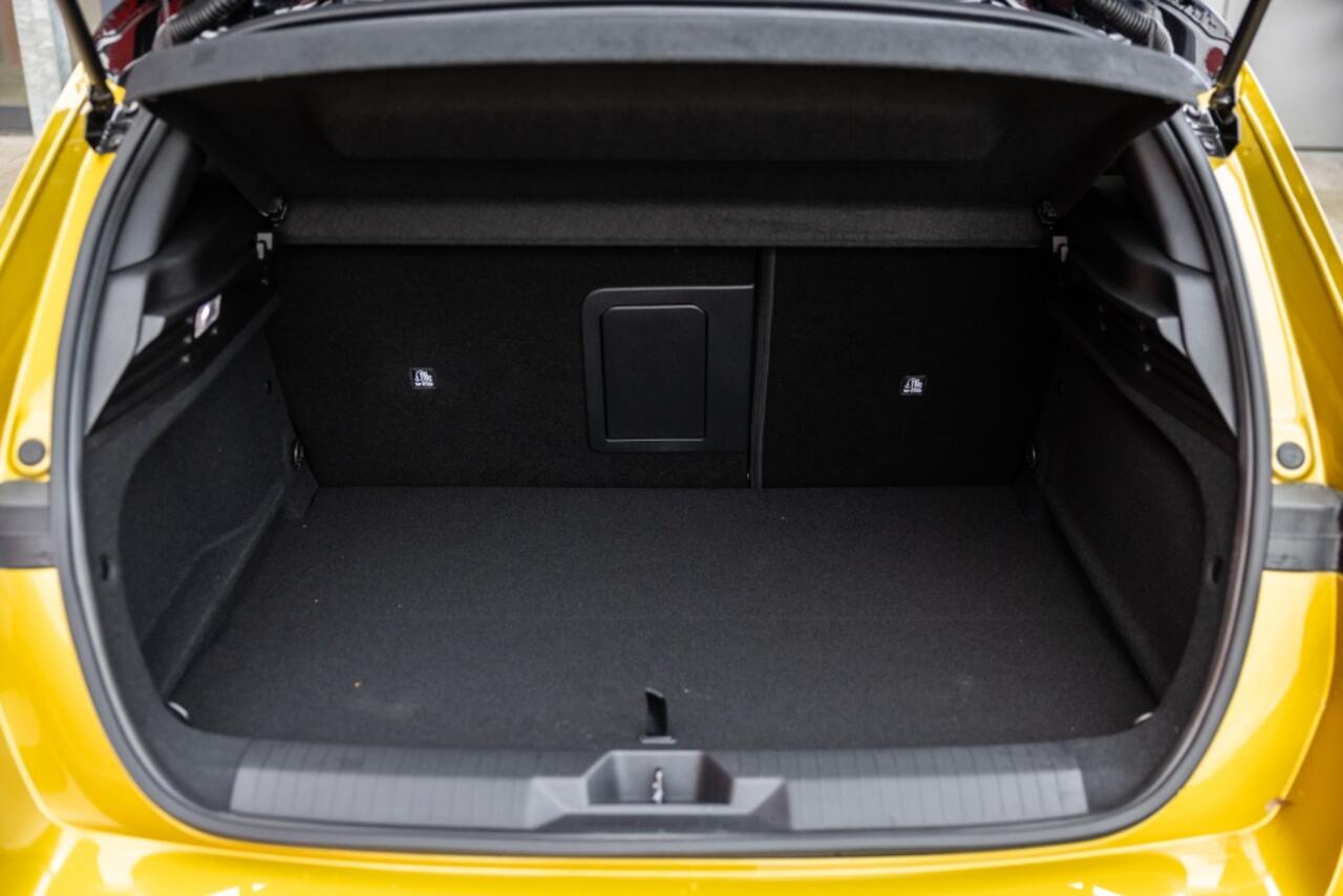 Opel ASTRA 1.6 Hybrid Ultimate | Pano | Leder | Winter Pakket | CarPlay |