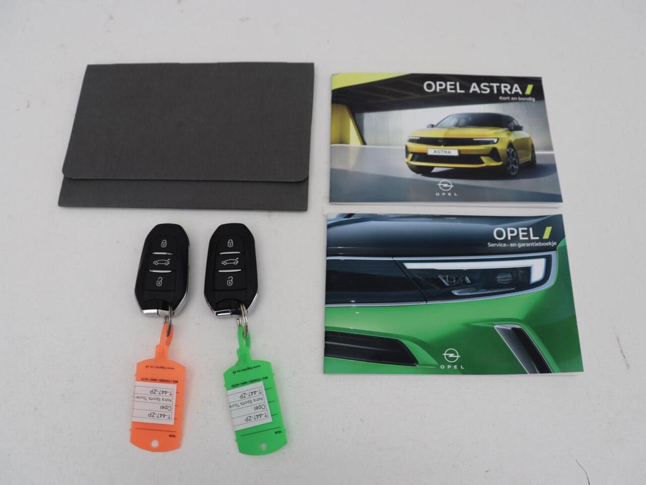 Opel ASTRA 1.6 Turbo Hybrid | Origineel NL | Adaptive cruise | Carplay | Parkeerhulp | Climate control | Digital Cockpit | Bluetooth | Full LED | PHEV | Plug In