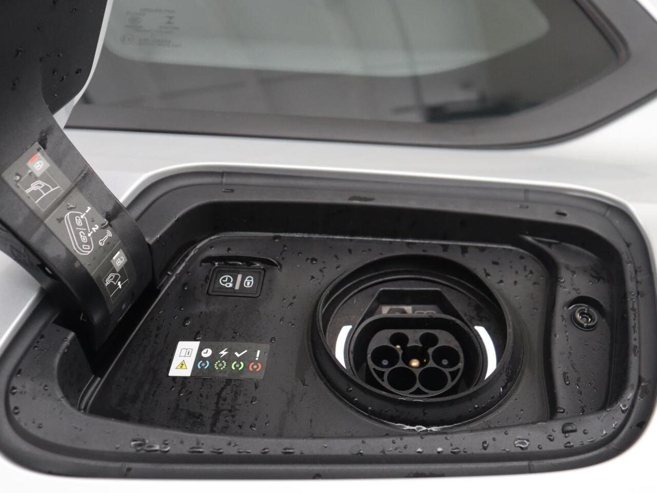 Opel ASTRA 1.6 Turbo Hybrid | Origineel NL | Adaptive cruise | Carplay | Parkeerhulp | Climate control | Digital Cockpit | Bluetooth | Full LED | PHEV | Plug In