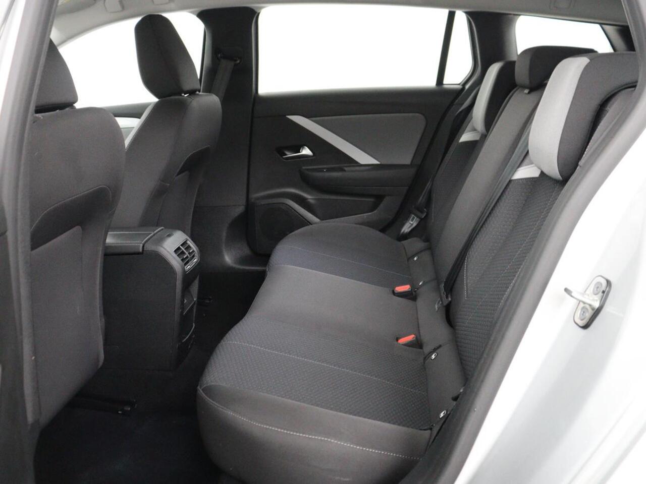 Opel ASTRA 1.6 Turbo Hybrid | Origineel NL | Adaptive cruise | Carplay | Parkeerhulp | Climate control | Digital Cockpit | Bluetooth | Full LED | PHEV | Plug In