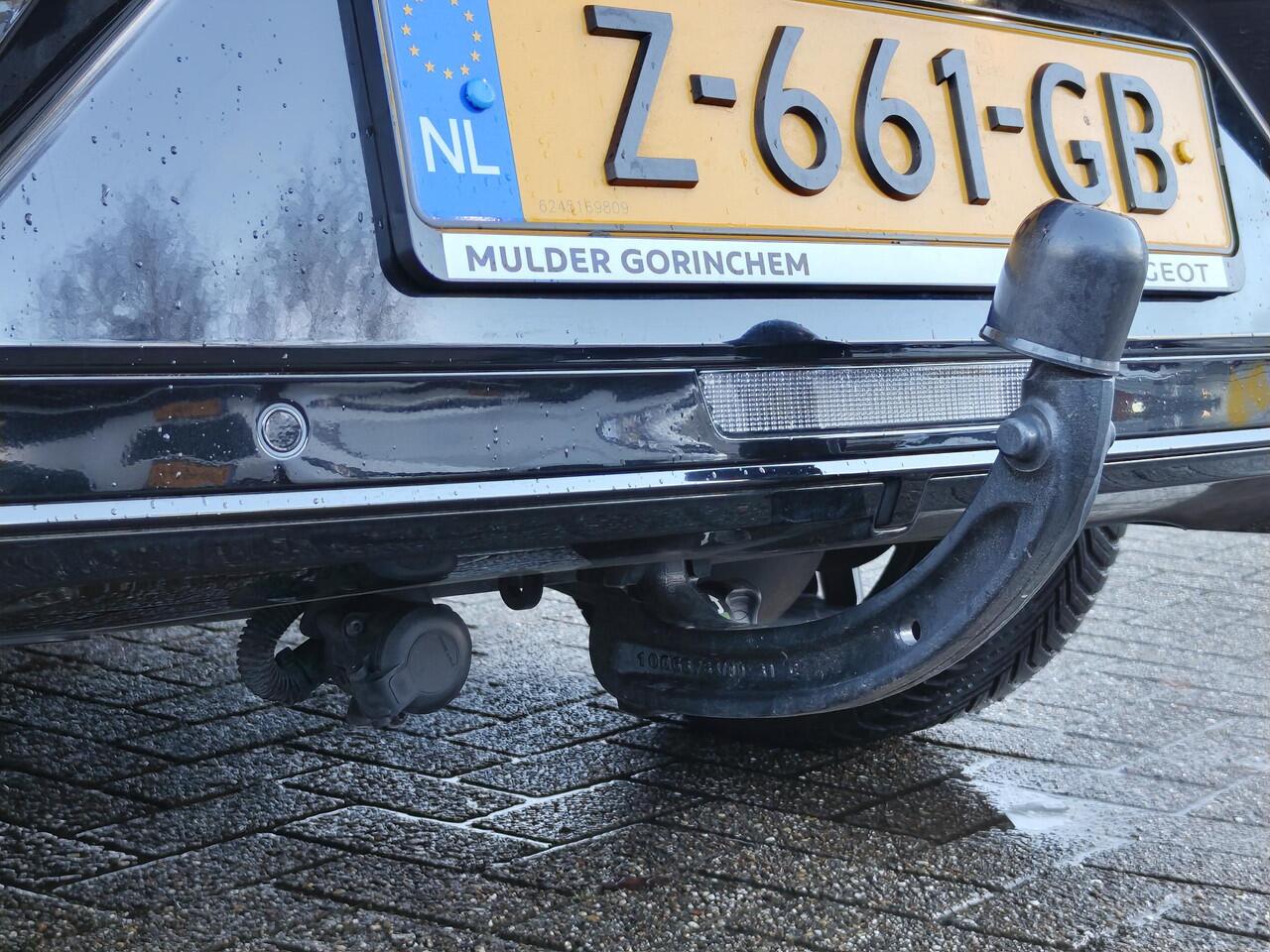 Opel ASTRA Electric GS 54kWh 156pk | LED PIXEL | ALCANTARA/LEDER | AGR-COMFORTSTOEL | TREKHAAK | ISOFIX | 360° CAMERA | ZWARTE HEMELBEKLEDING |