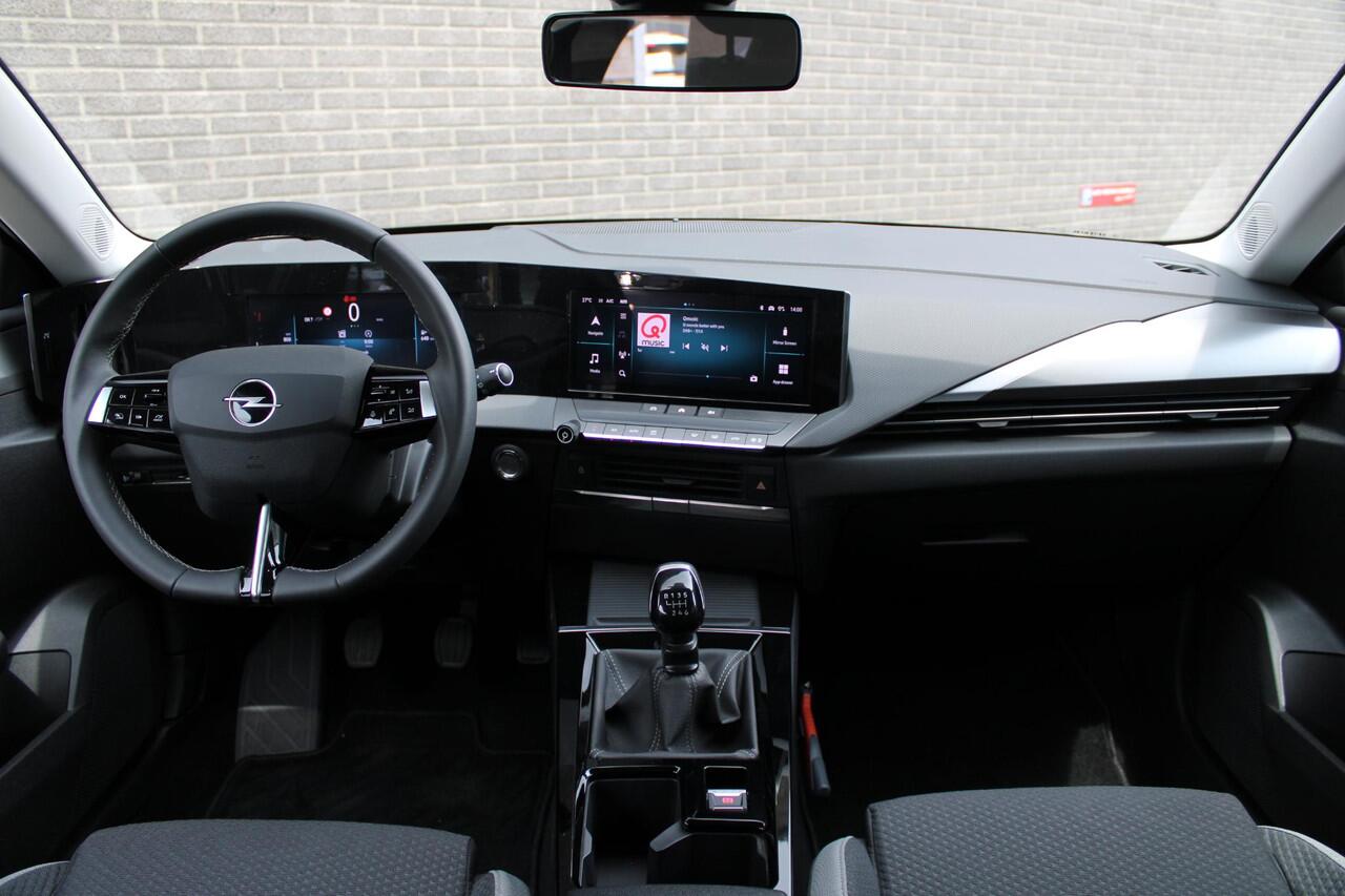 Opel ASTRA Sports Tourer 1.2 Level 2 Cruise en Climate Control, Parkeersensoren Voor en Achter, Navigatie