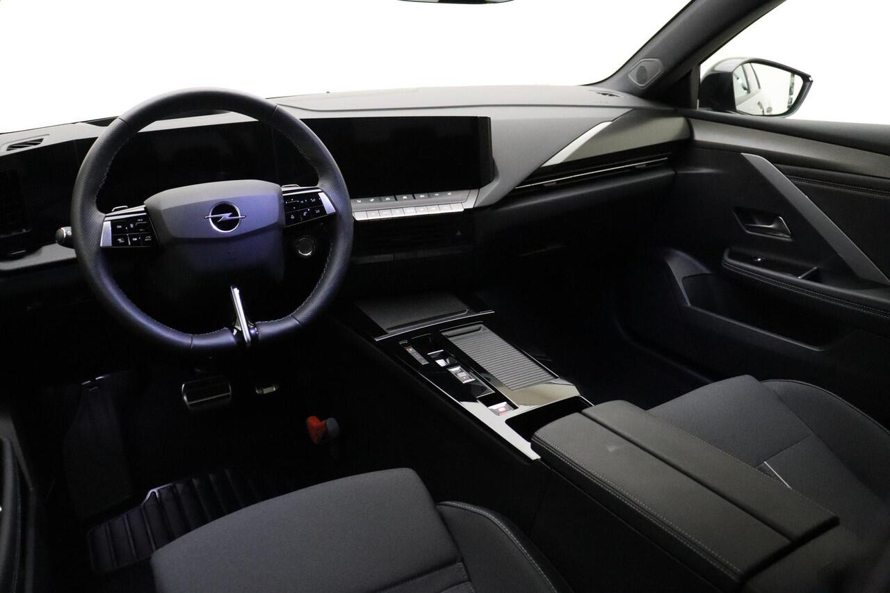 Opel ASTRA Sports Tourer 1.2 Turbo Hybrid GS 145 PK Automaat | Navigatie | Climate control | Camera | Stoel & Stuurverwarming | Keyless | Lichtmetalen velgen | Extra getint glas