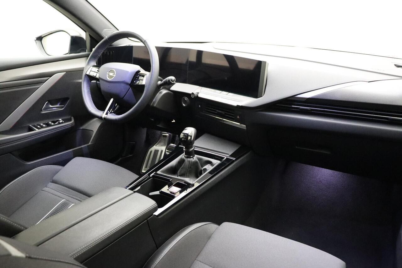 Opel ASTRA Sports Tourer 1.2 Turbo 130pk GS | Navigatie | Rondomzicht camera | Climate Control | Stoel- en Stuurverwarming | Lichtmetalen velgen | Keyless | Getint glas