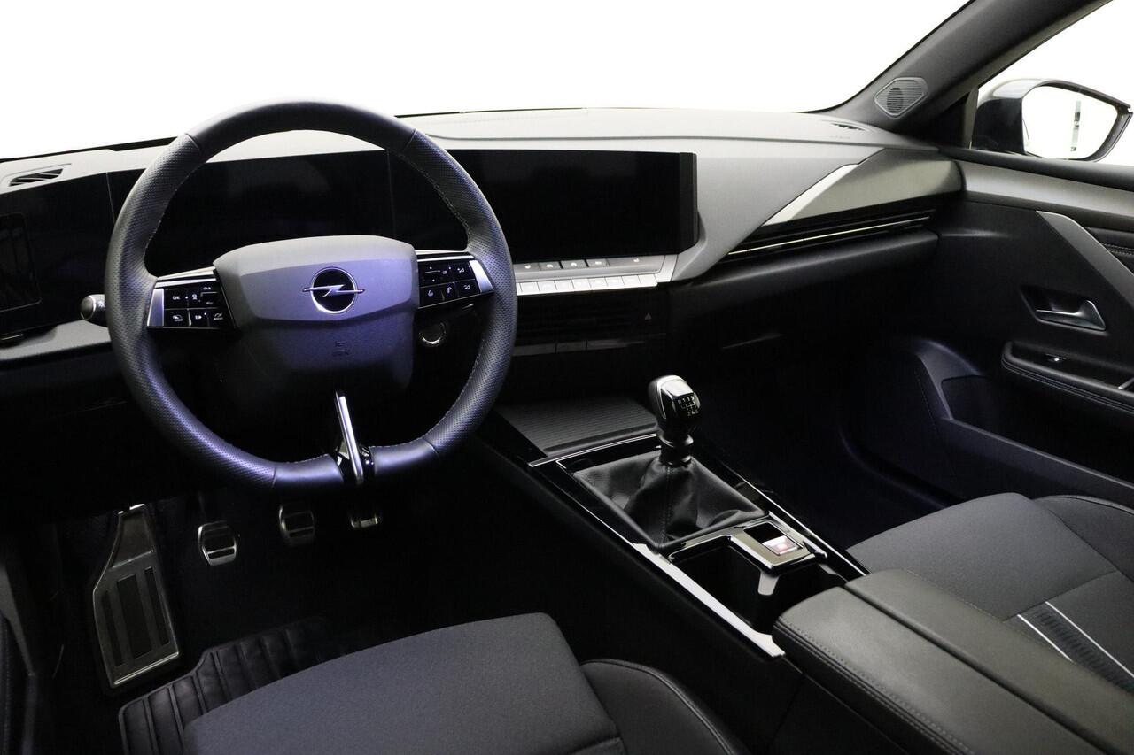 Opel ASTRA Sports Tourer 1.2 Turbo 130pk GS | Navigatie | Rondomzicht camera | Climate Control | Stoel- en Stuurverwarming | Lichtmetalen velgen | Keyless | Getint glas