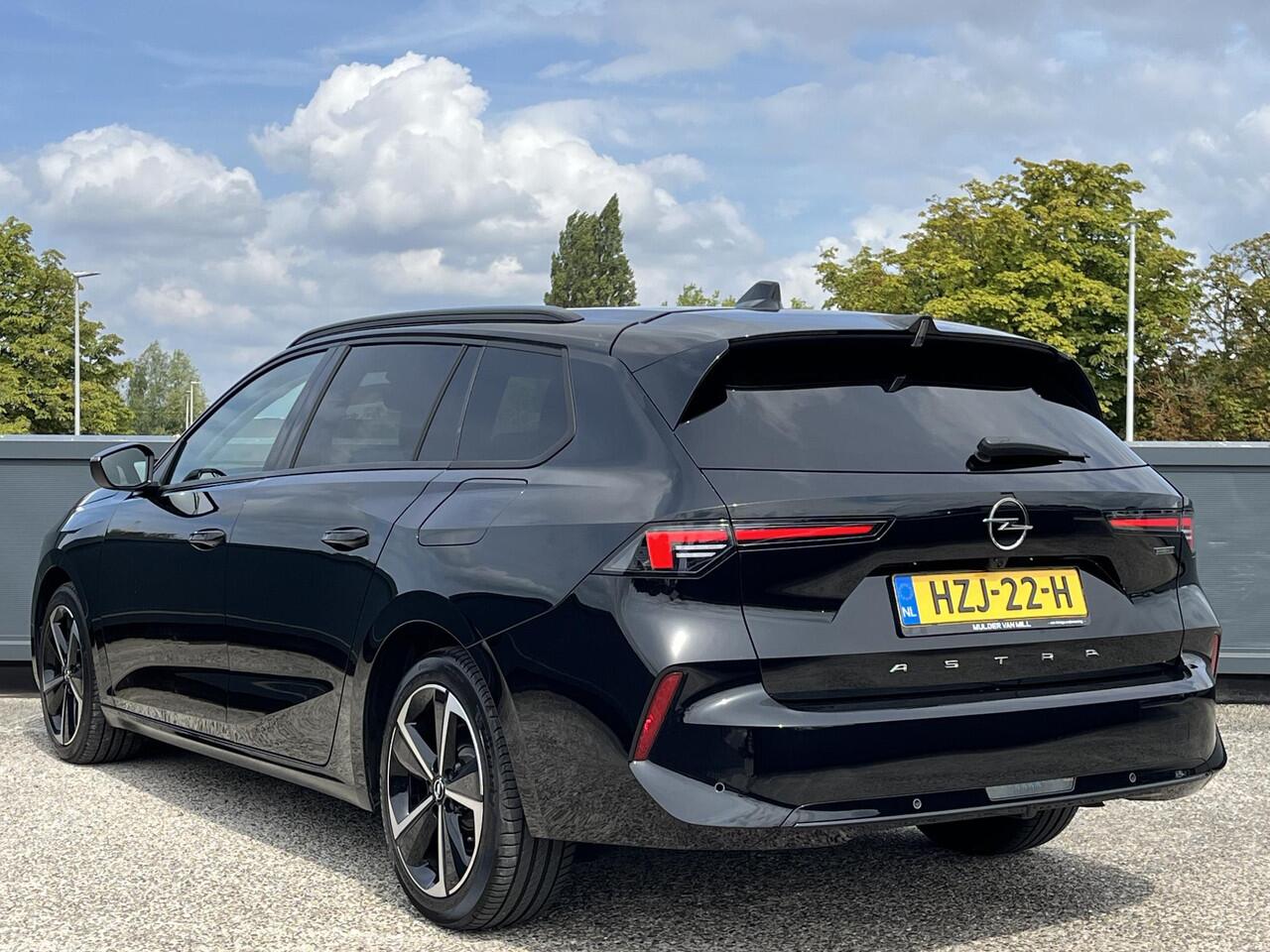 Opel ASTRA ST Elegance 1.6 HYbrid PHEV 180pk e-EAT8 | BLACK PACK | NAVI PRO | AGR-STOEL | WINTER PACK | FULL LED | ADAPTIVE CRUISE | KEYLESS START | ISOFIX |