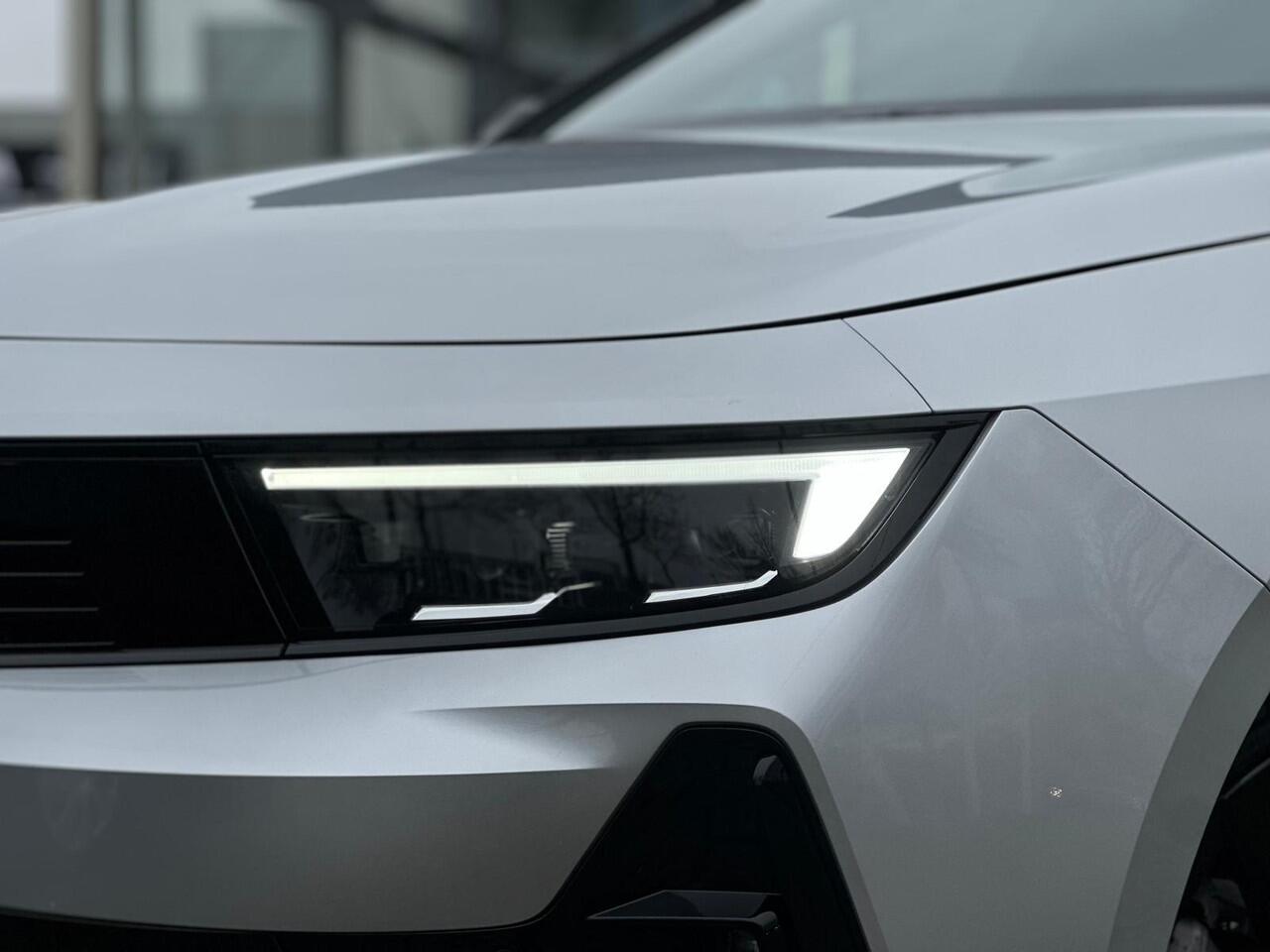 Opel ASTRA Sports Tourer Turbo 130pk GS | 360 Parkeercamera | Adapt. Cruise control | Stoel- en stuurverwarming | Draadloze telefoonlader | Apple Carplay/Android Auto | Full LED | Keyless