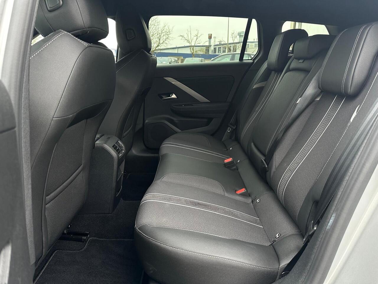 Opel ASTRA Sports Tourer Turbo 130pk GS | 360 Parkeercamera | Adapt. Cruise control | Stoel- en stuurverwarming | Draadloze telefoonlader | Apple Carplay/Android Auto | Full LED | Keyless