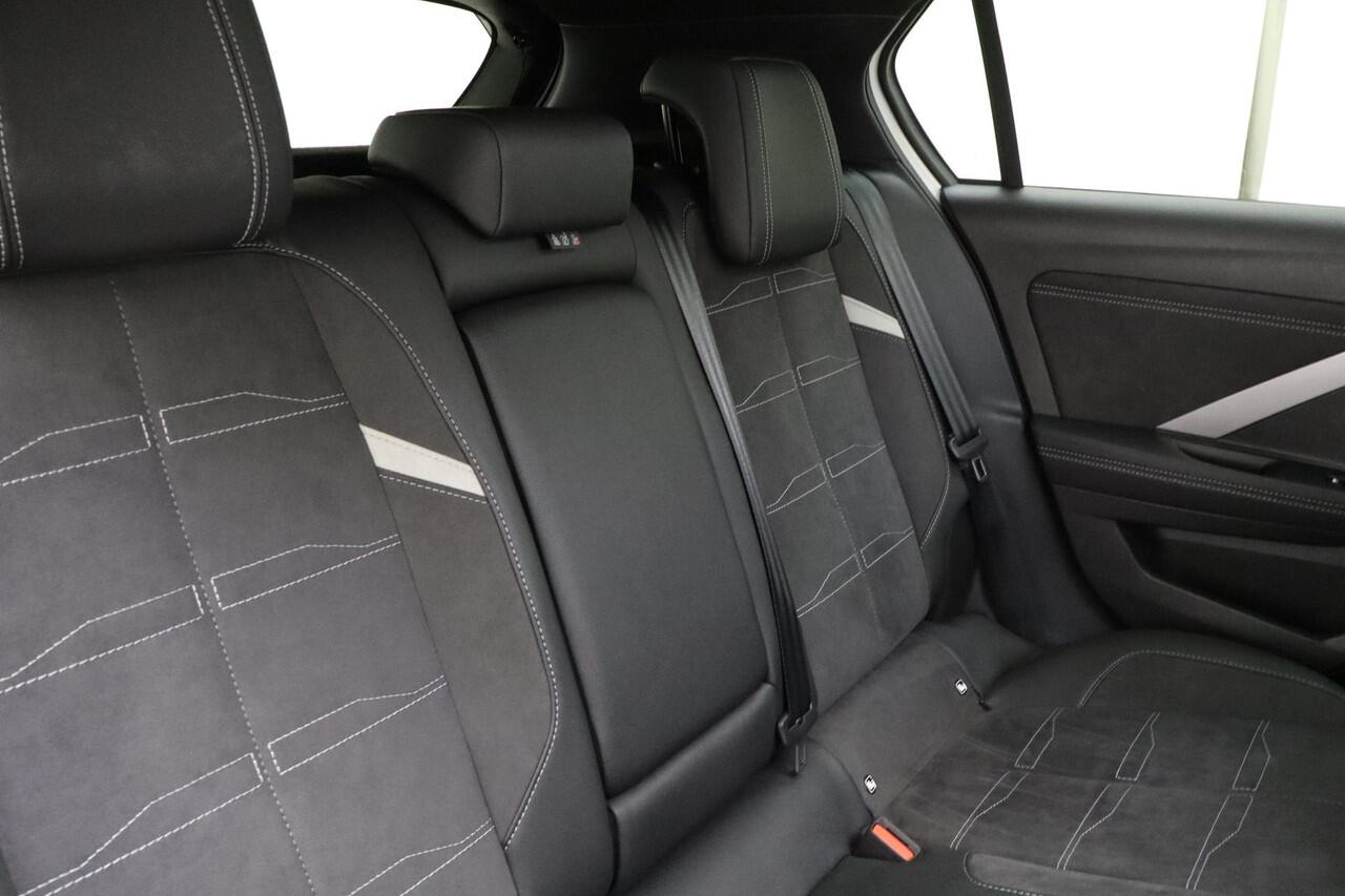 Opel ASTRA 1.6 Turbo Plug In Hybrid Ultimate | Schuif-/kanteldak | Trekhaak afneembare kogel | 18" lichtmetalen velgen | Camera | AGR stoelen | Navigatie | Stuur- & stoelverwarming