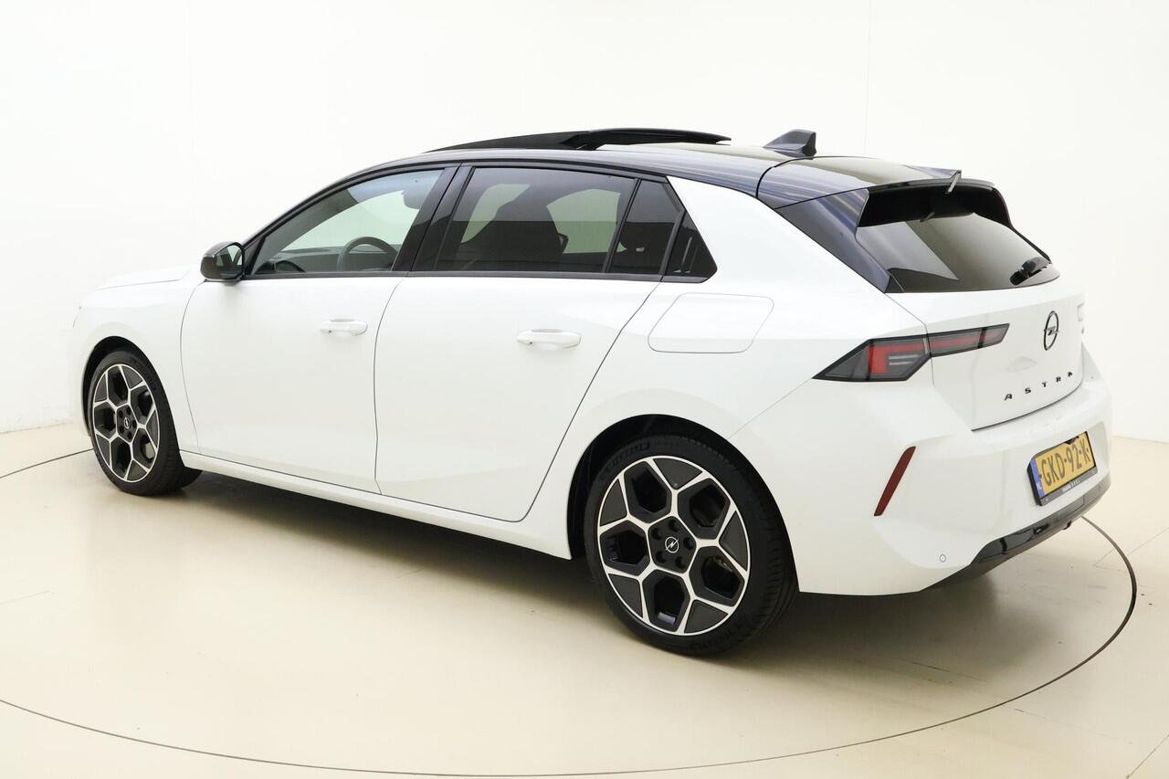 Opel ASTRA 1.6 Turbo Plug In Hybrid Ultimate | Schuif-/kanteldak | Trekhaak afneembare kogel | 18" lichtmetalen velgen | Camera | AGR stoelen | Navigatie | Stuur- & stoelverwarming