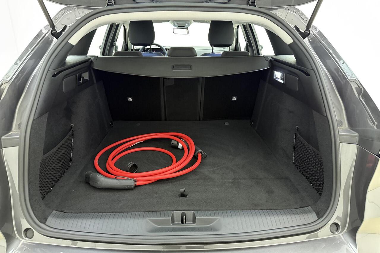 Opel ASTRA Electric 54 kWh Edition | Navigatie via APP | Adapt. Cruise control | Climate control | DAB | Parkeersensoren | Warmtepomp | 18" Lichtmetalen velgen