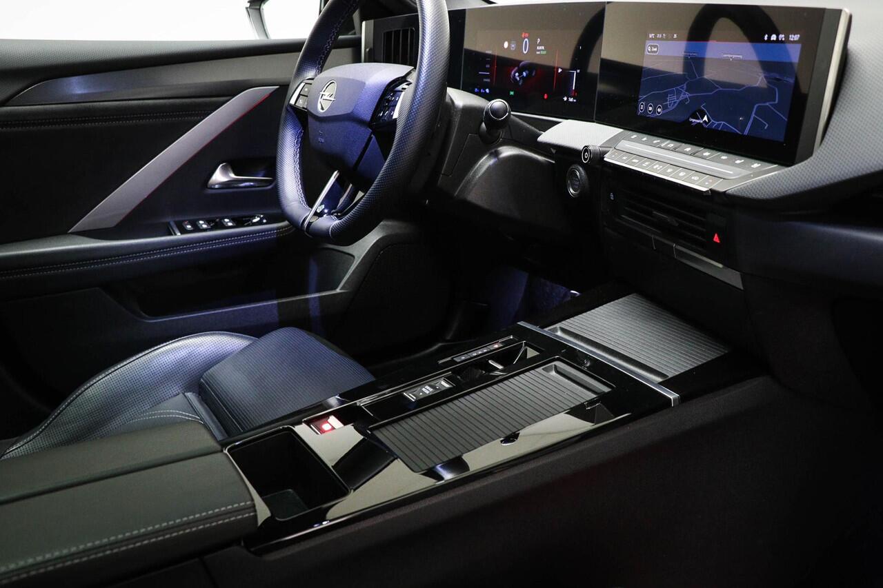 Opel ASTRA Sports Tourer 1.6 Hybrid Ultimate | PANORAMADAK | STOELEN- PACK | HEAD UP | TREKHAAK | 18"