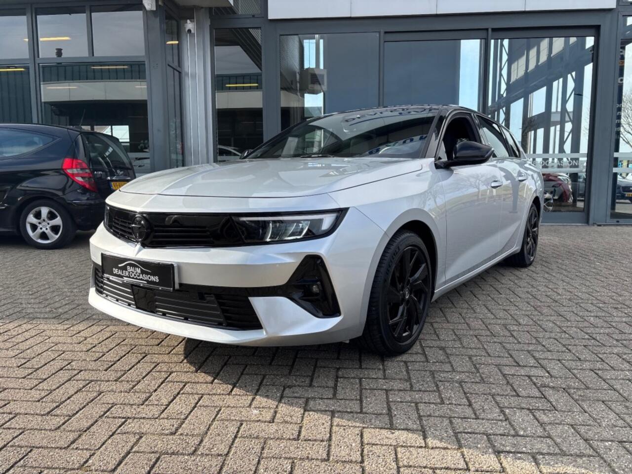 Opel ASTRA 1.2 GS AUTOMAAT 130PK NAVI PDC-CAMERA WINTERPACK.