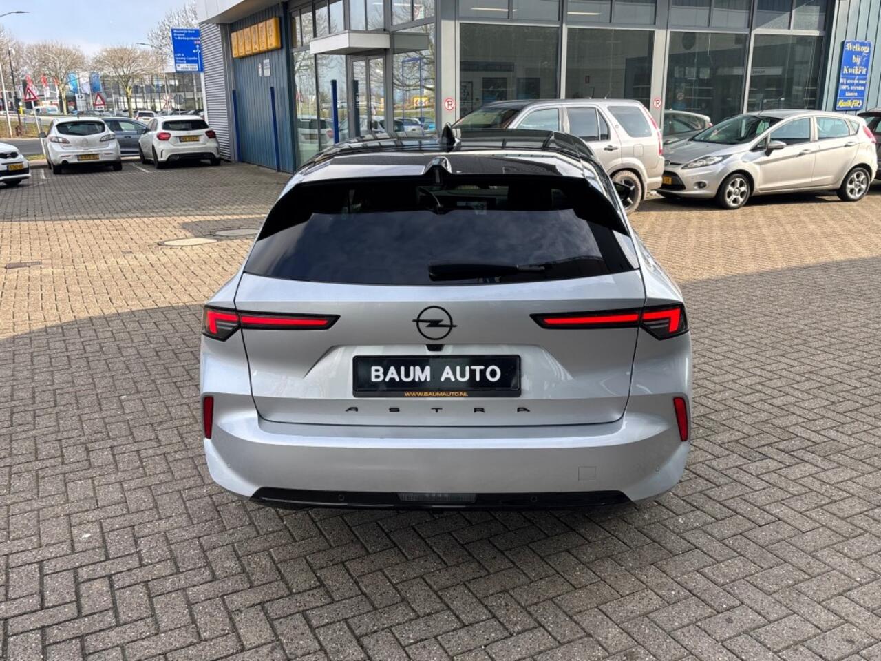 Opel ASTRA 1.2 GS AUTOMAAT 130PK NAVI PDC-CAMERA WINTERPACK.