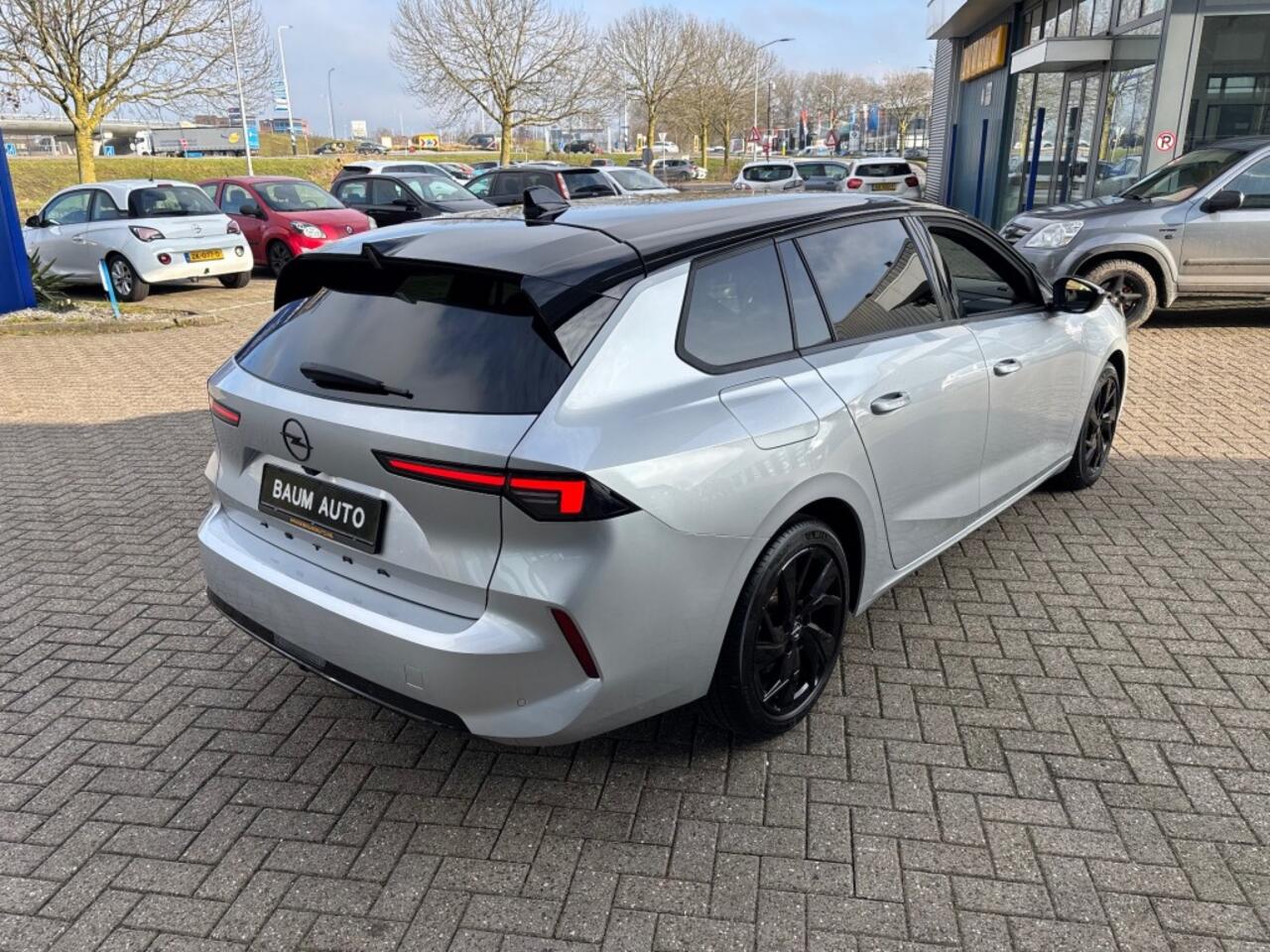 Opel ASTRA 1.2 GS AUTOMAAT 130PK NAVI PDC-CAMERA WINTERPACK.