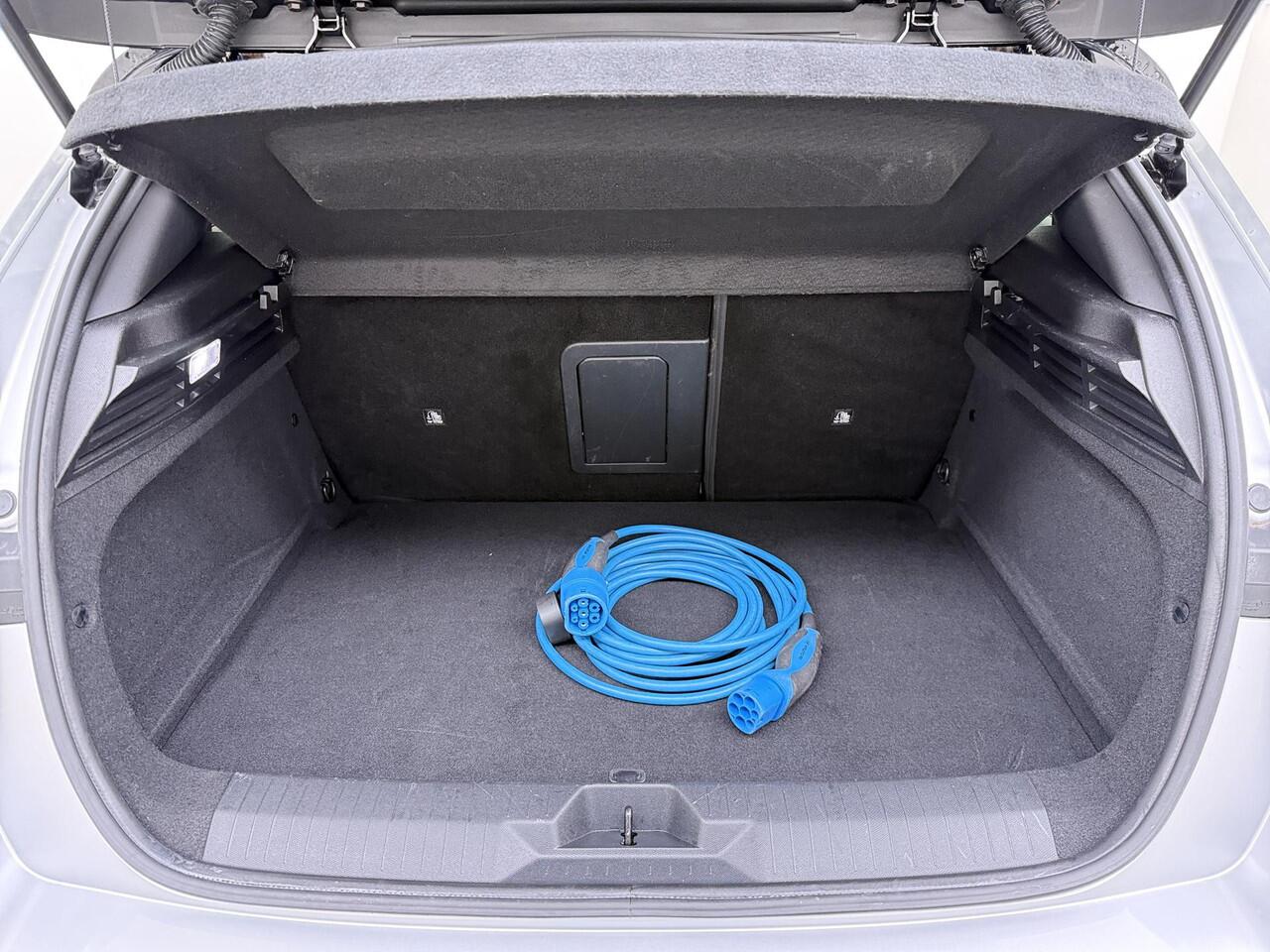 Opel ASTRA Electric 54 kWh VAN ¤ 27.900,- VOOR ¤ 25.440,- UW LENTEVOORDEEL ¤ 2.460,-! | GS | 3-FASE | SOH 95% | AFNEEMBARE TREKHAAK | NET ONDERHOUD GEHAD / DIRECT LEVERBAAR | STOEL- & STUURVERWARMING | 360° CAMERA | ORIGINEEL NL AUTO |