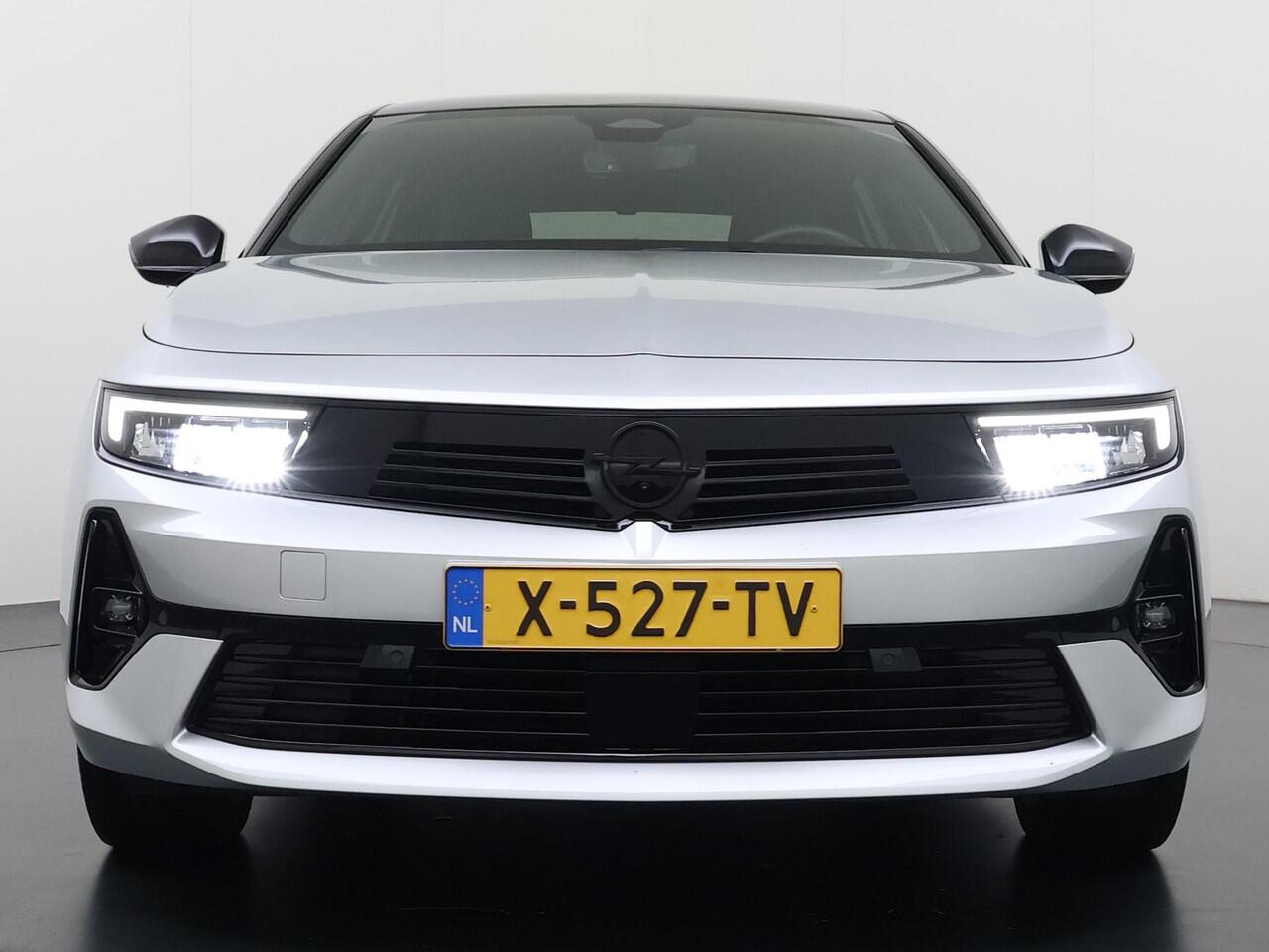 Opel ASTRA Electric 54 kWh VAN ¤ 27.900,- VOOR ¤ 25.440,- UW LENTEVOORDEEL ¤ 2.460,-! | GS | 3-FASE | SOH 95% | AFNEEMBARE TREKHAAK | NET ONDERHOUD GEHAD / DIRECT LEVERBAAR | STOEL- & STUURVERWARMING | 360° CAMERA | ORIGINEEL NL AUTO |