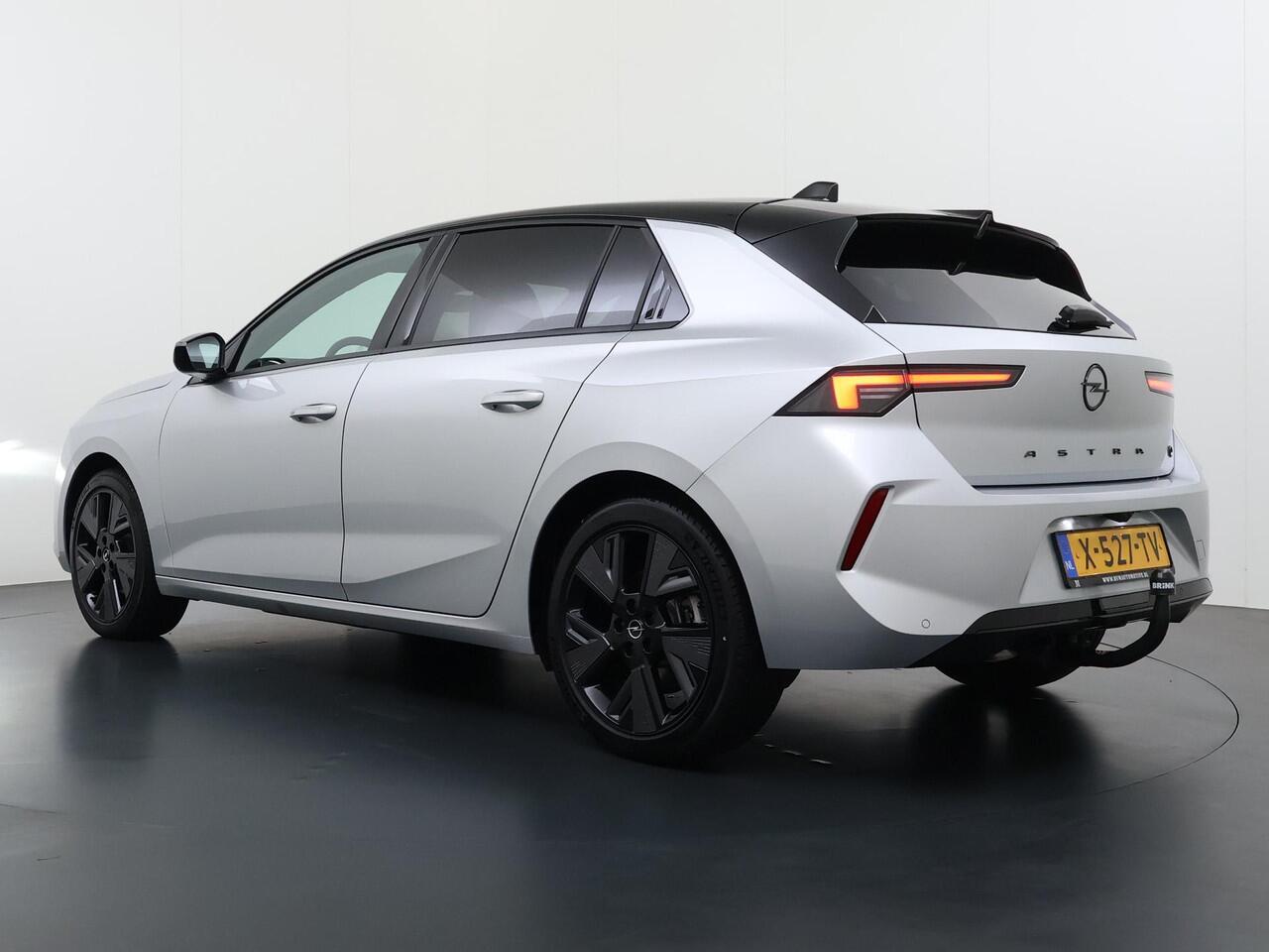 Opel ASTRA Electric 54 kWh VAN ¤ 27.900,- VOOR ¤ 25.440,- UW LENTEVOORDEEL ¤ 2.460,-! | GS | 3-FASE | SOH 95% | AFNEEMBARE TREKHAAK | NET ONDERHOUD GEHAD / DIRECT LEVERBAAR | STOEL- & STUURVERWARMING | 360° CAMERA | ORIGINEEL NL AUTO |