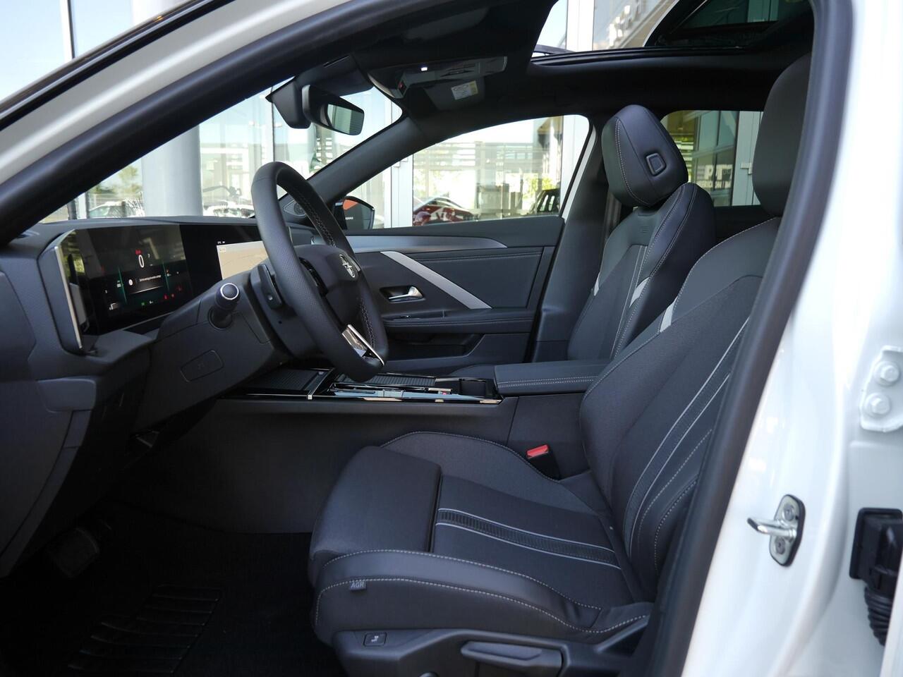 Opel ASTRA 1.2 Turbo GS | Nieuwe auto | Stoel en stuurverwarming | Panoramadak | Afneembare trekhaak | 18 inch | Navigatie | Adaptive cruise control | head up display | Led verlichting