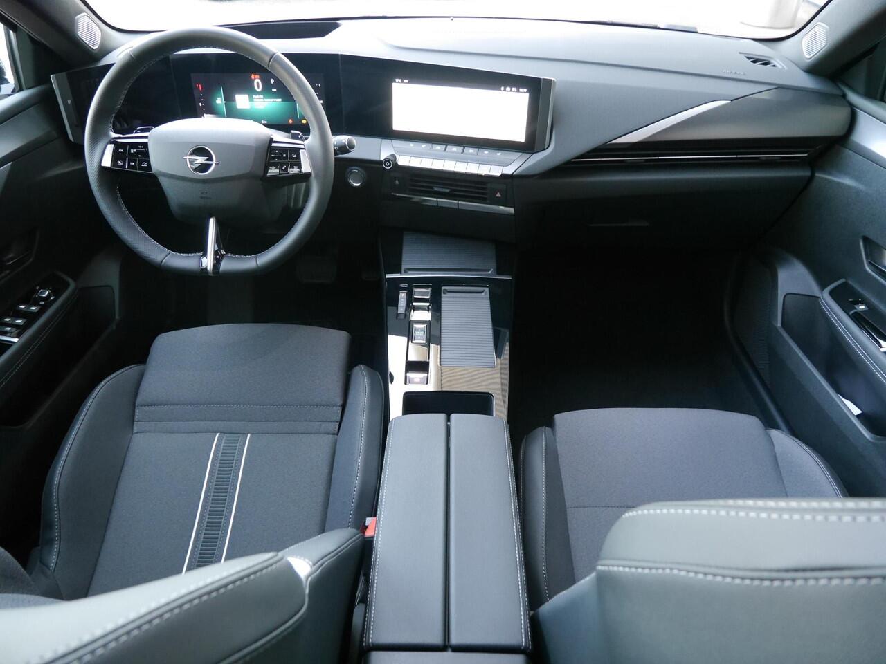 Opel ASTRA 1.2 Turbo GS | Nieuwe auto | Stoel en stuurverwarming | Panoramadak | Afneembare trekhaak | 18 inch | Navigatie | Adaptive cruise control | head up display | Led verlichting