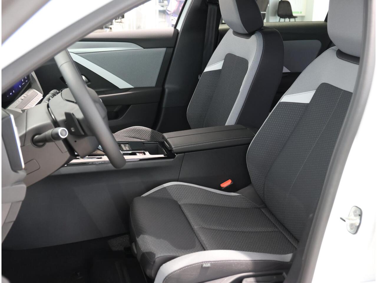 Opel ASTRA Sports Tourer 1.2 Turbo 145PK Hybrid Business Edition | Navigatie | Stoel/stuur verwarming | Apple carplay/Android auto | Climate Control | AGR-Stoelen