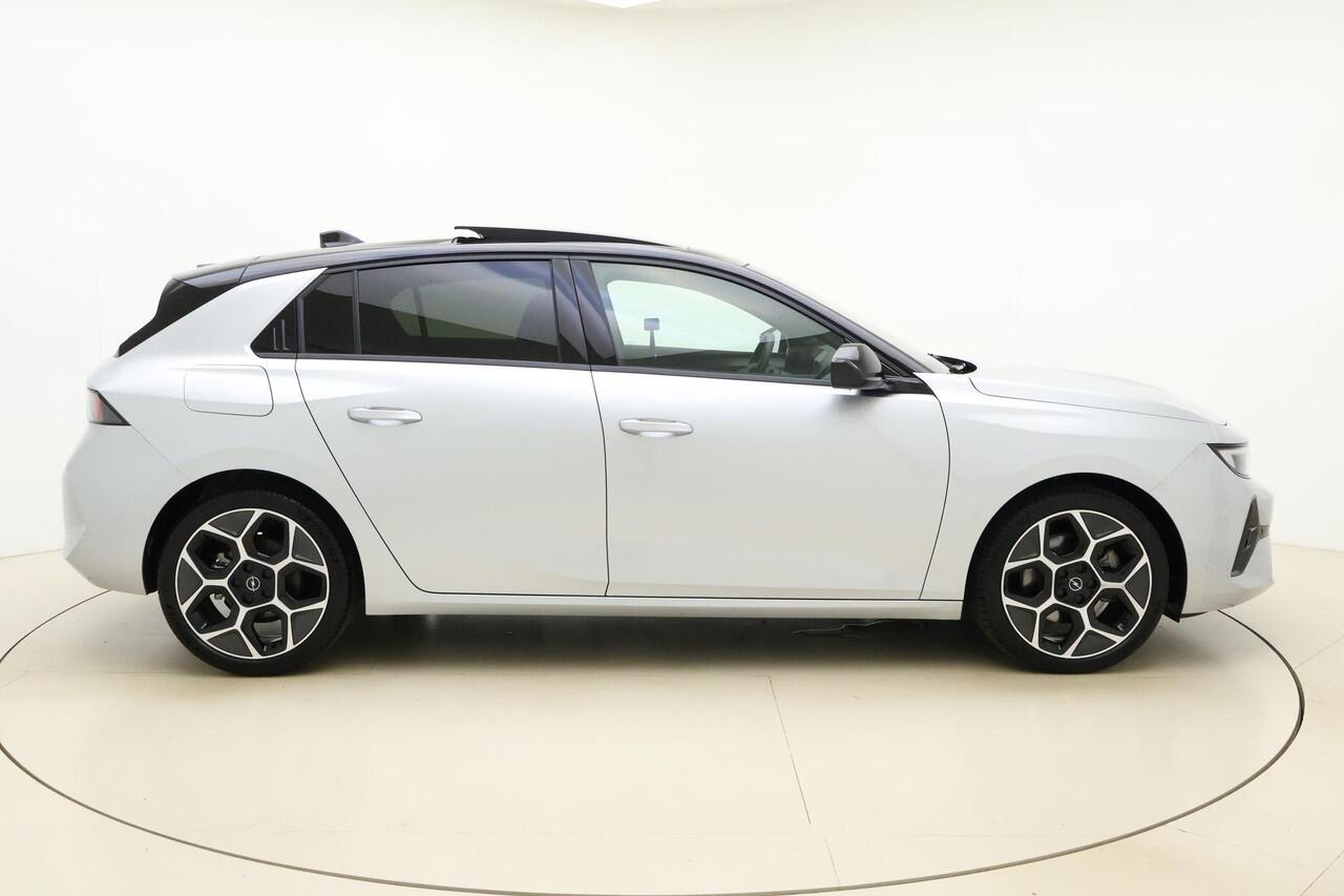 Opel ASTRA 1.2 Turbo 145pk Hybrid Automaat Ultimate | Navigatie | Alcantara bekleding | Camera | Head-up Display | Keyless | Panoramadak | Stoel- en stuurverwarming| 18" Lichtmetalen velgen