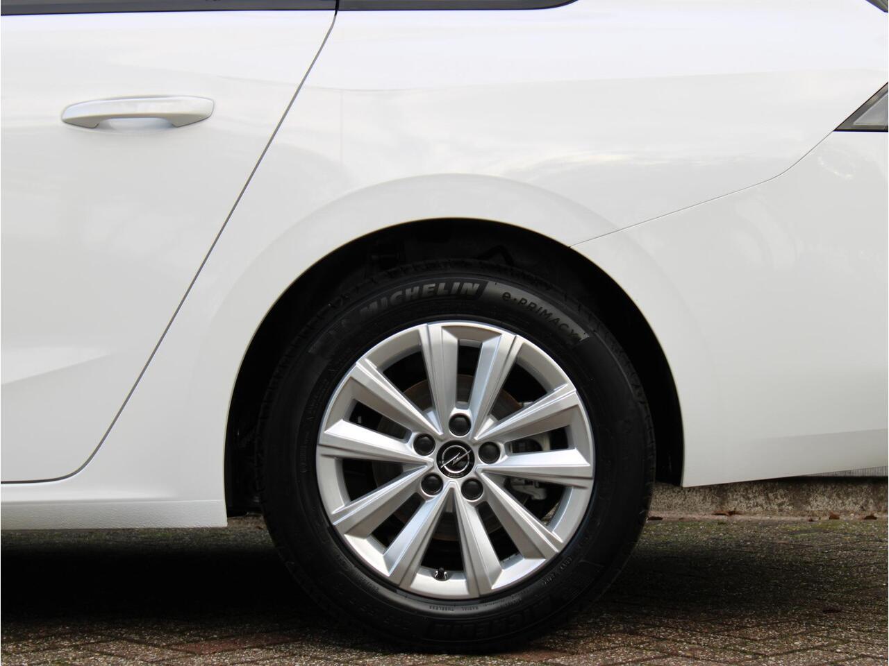 Opel ASTRA Sports Tourer 1.2 Turbo 110 Business Edition | Camera / Stoelverw. / Adap. Cruise