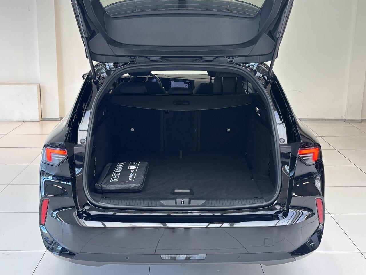 Opel ASTRA Sports Tourer 1.2 Turbo Hybrid Business Edition Automaat | Navigatie | Adaptive cruise control | Android auto / Apple carplay | Stoelverwarming