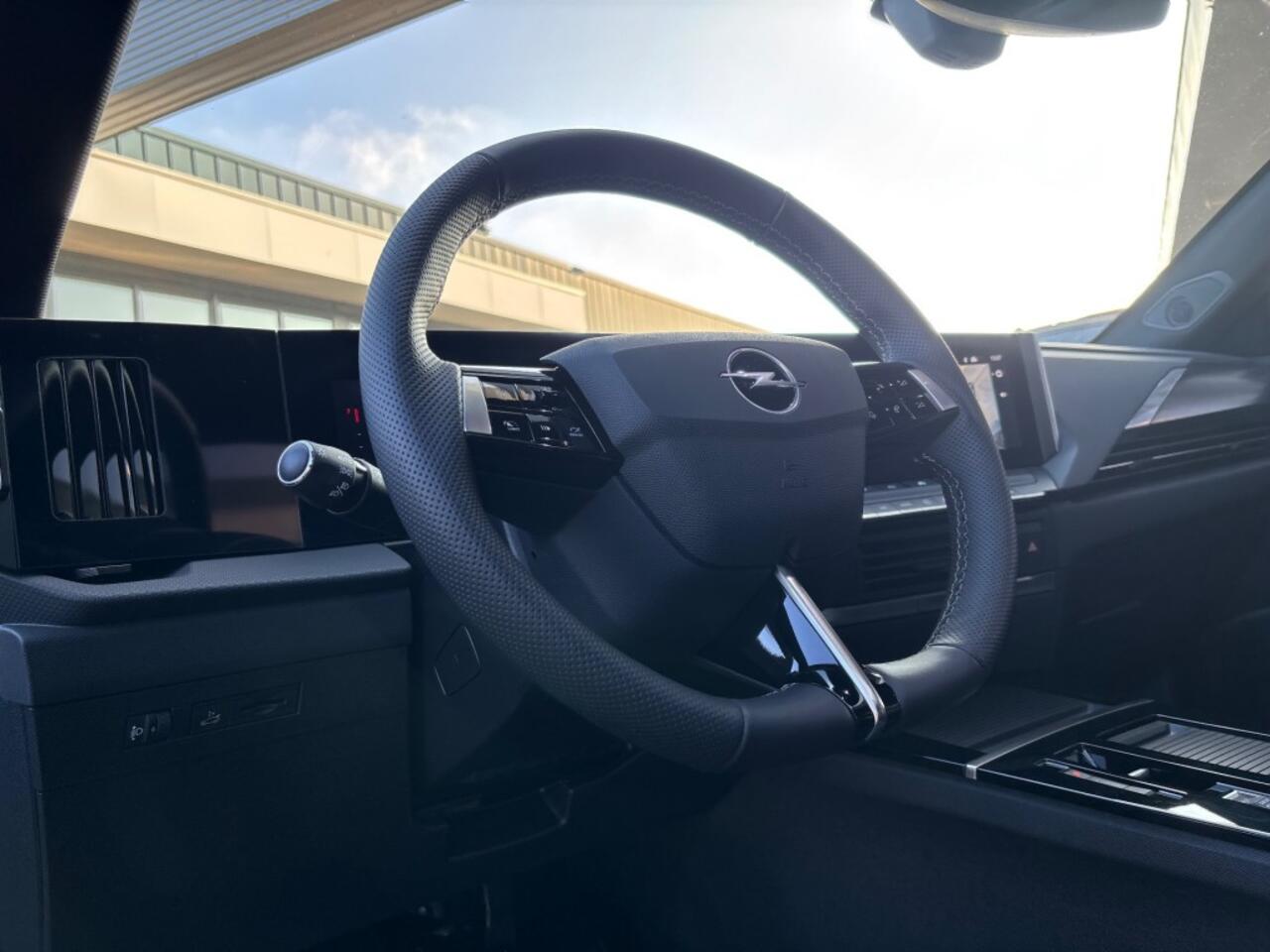 Opel ASTRA 1.2 TURBO GS AUTOMAAT BLACKLINE PANORAMADAK CAMERA360