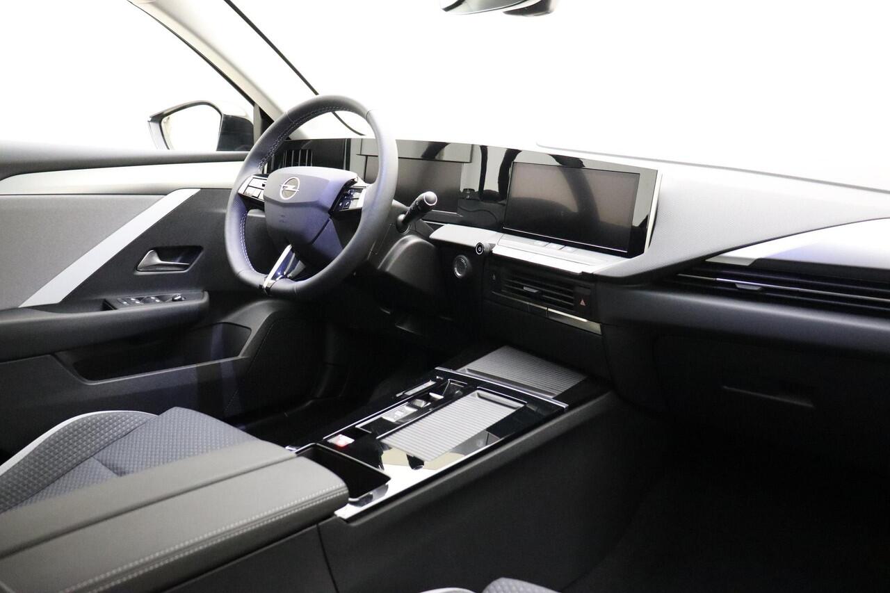 Opel ASTRA 1.6 Hybrid 180 PK 8-Traps Aut. | Climate control | Apple Carplay/Android Auto | keyless entry | Camera | Afneembare Trekhaak | Parpilot | 17"LM-Velgen