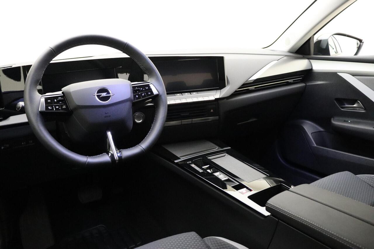 Opel ASTRA 1.6 Hybrid 180 PK 8-Traps Aut. | Climate control | Apple Carplay/Android Auto | keyless entry | Camera | Afneembare Trekhaak | Parpilot | 17"LM-Velgen