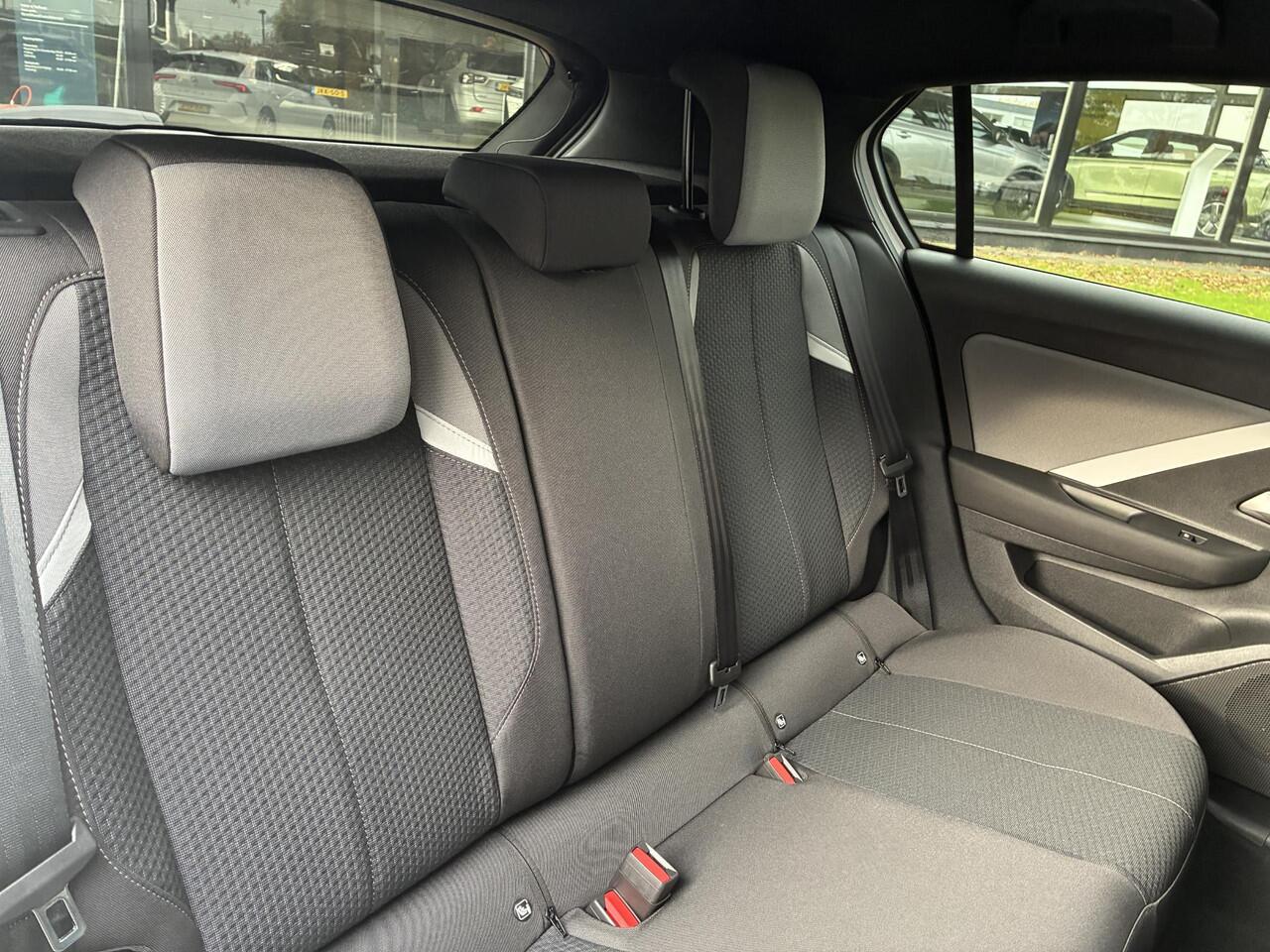 Opel ASTRA 1.2 Turbo Hybrid Business Edition 5-Deurs | ECC | Navigatie | Camera | Parkpilot | Stoel & Stuurverwarming | AGR | Elektrisch Pakket | LM-Velgen