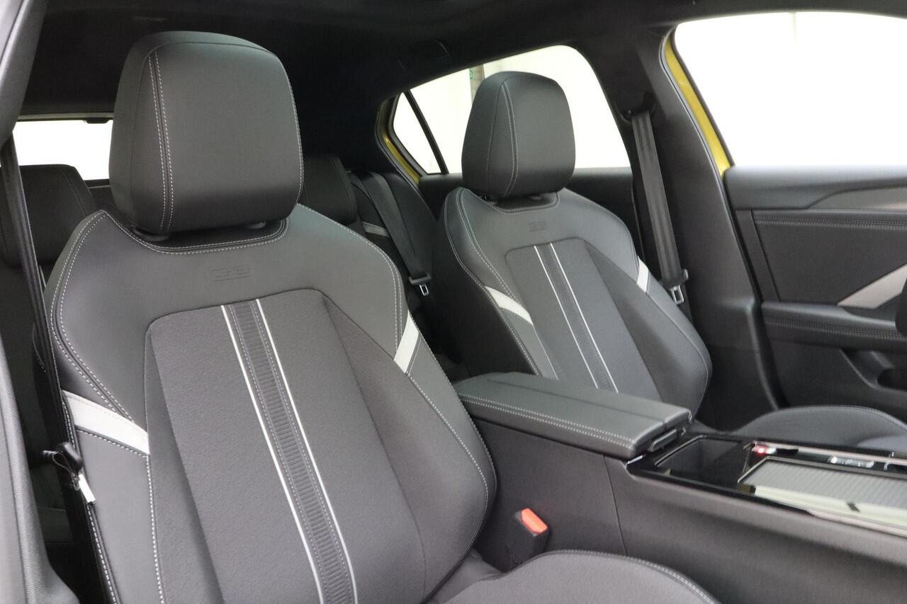 Opel ASTRA 1.2 Turbo GS 130pk Automaat | Adaptive Cruise Control | 360° Camera | 18" Lichtmetalen velgen | Panorama dak | Stoelverwarming | Keyless Entry & Start | Navigatie