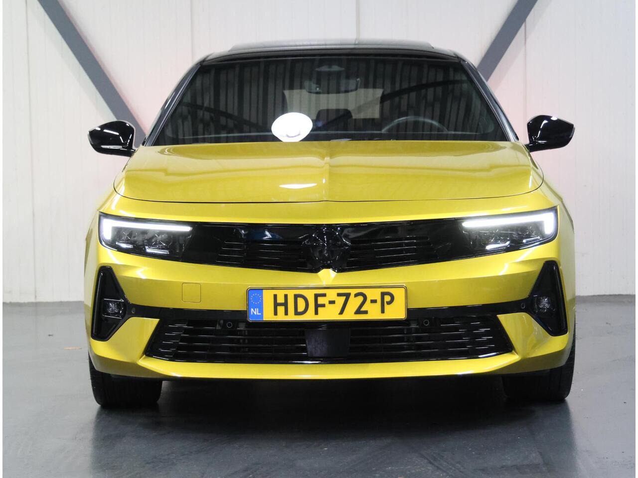 Opel ASTRA 1.2 145PK Turbo Hybrid Ultimate | 1ste eigenaar | AppleCarPlay/AndroidAuto | Schuifkanteldak | Alcantara | Head-Up Display | Navigatie | Adaptive Cruise Control | Keyless | AGR Stoelen | Stoel/Stuur/Voorruitverwarming | FULL LED | 360'Camera | Isofix | Pr