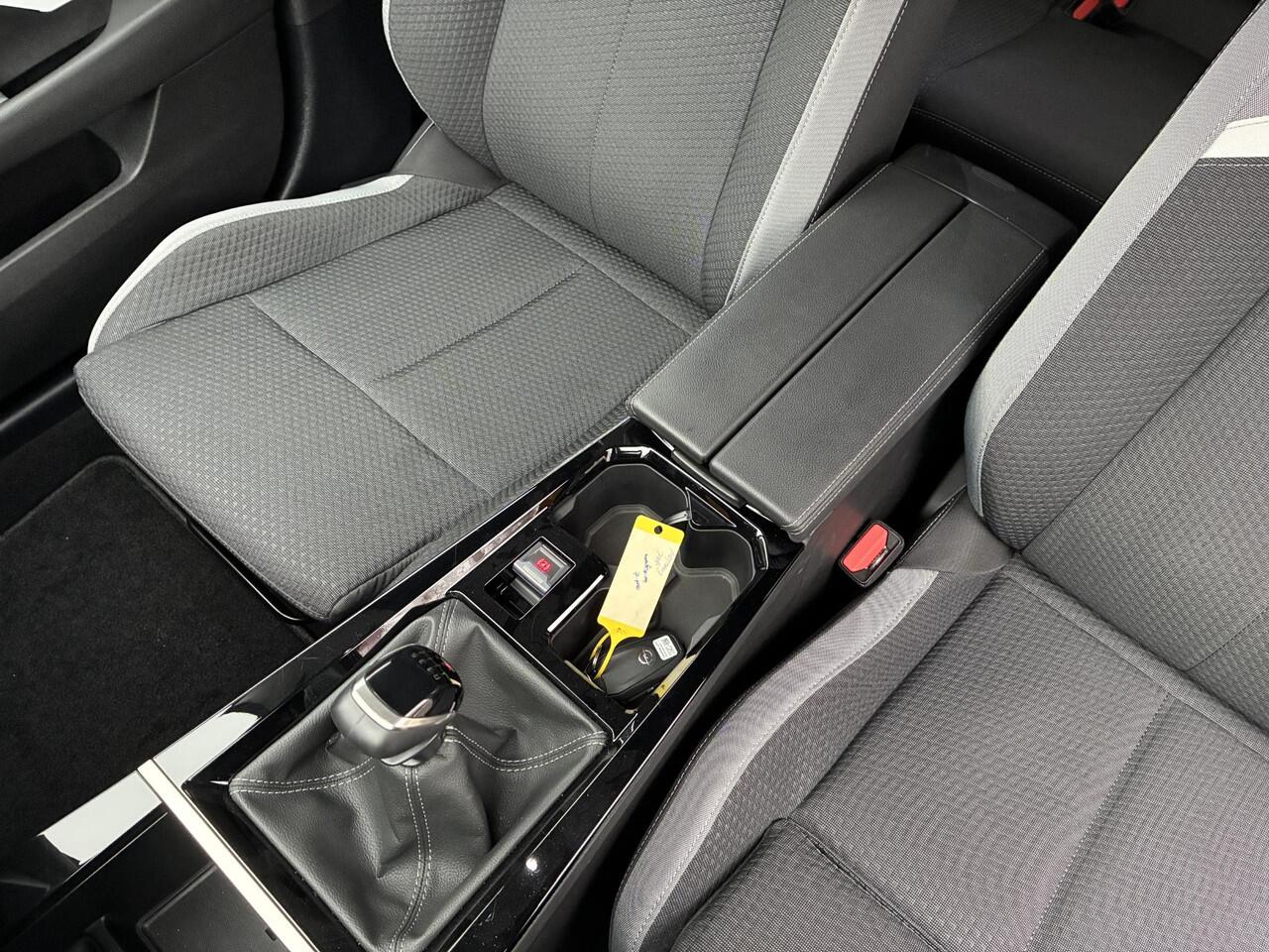 Opel ASTRA 1.2 Turbo Business Edition 5 Deurs | Climate control | Navigatie | Camera | Stoel & Stuurverwarming | AGR Stoel | Parkpilot | Cruise control | Elektrisch Pakket