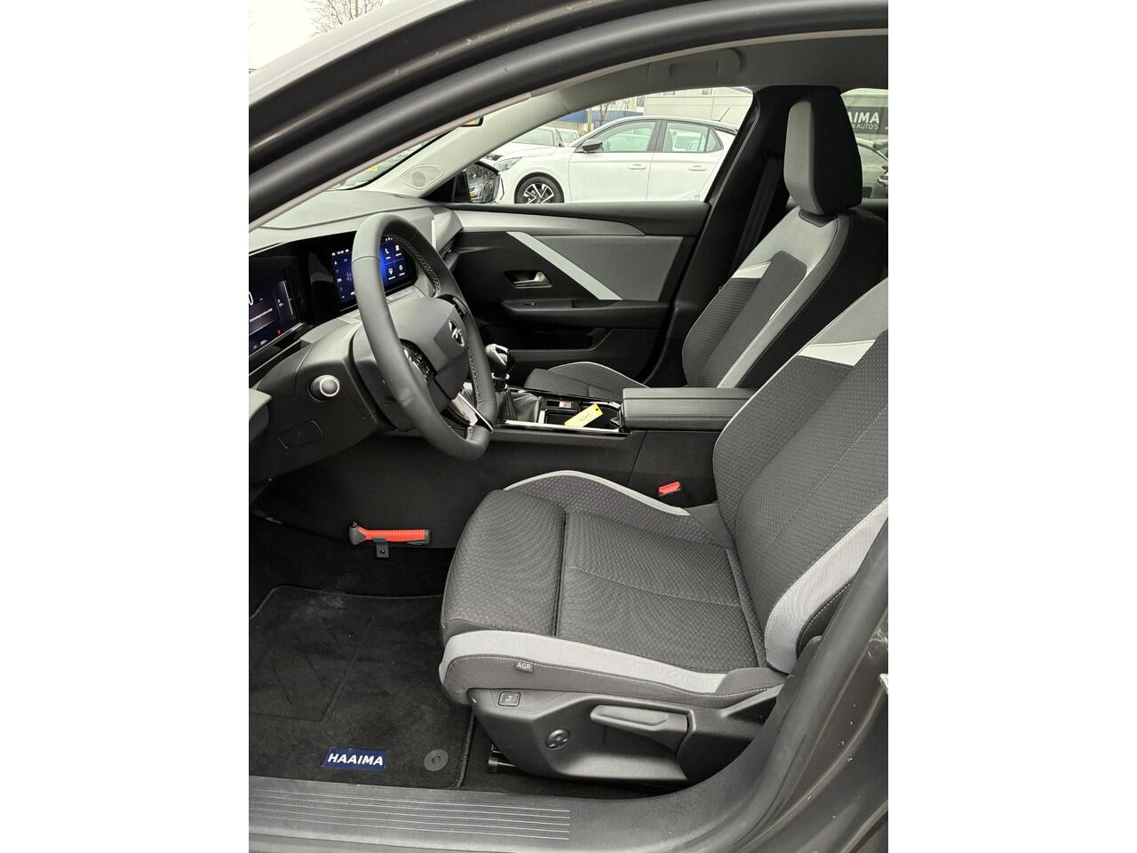 Opel ASTRA 1.2 Turbo Business Edition 5 Deurs | Climate control | Navigatie | Camera | Stoel & Stuurverwarming | AGR Stoel | Parkpilot | Cruise control | Elektrisch Pakket